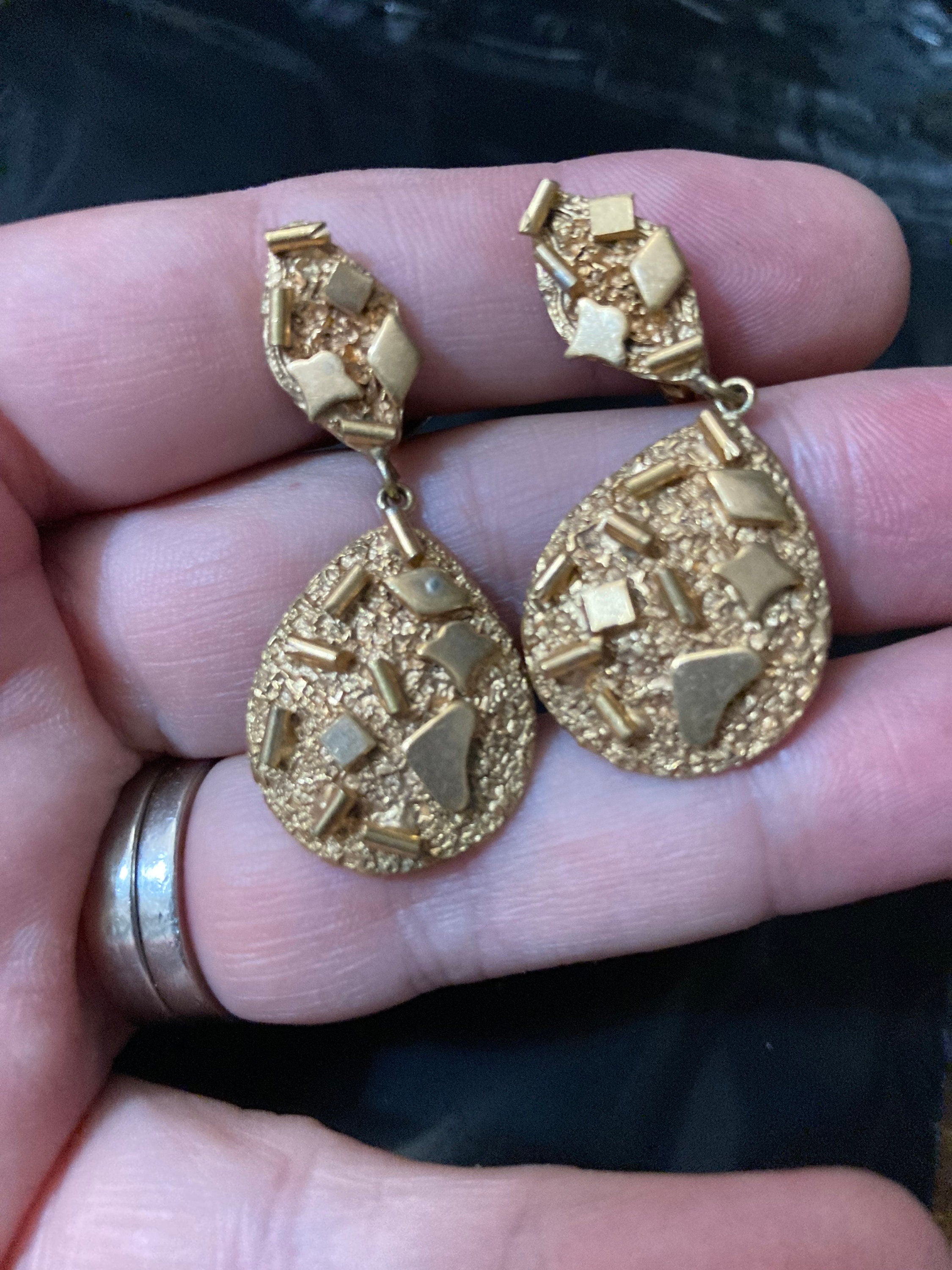 1970s modernist brutalist gold tone metal abstract clip on drop earrings