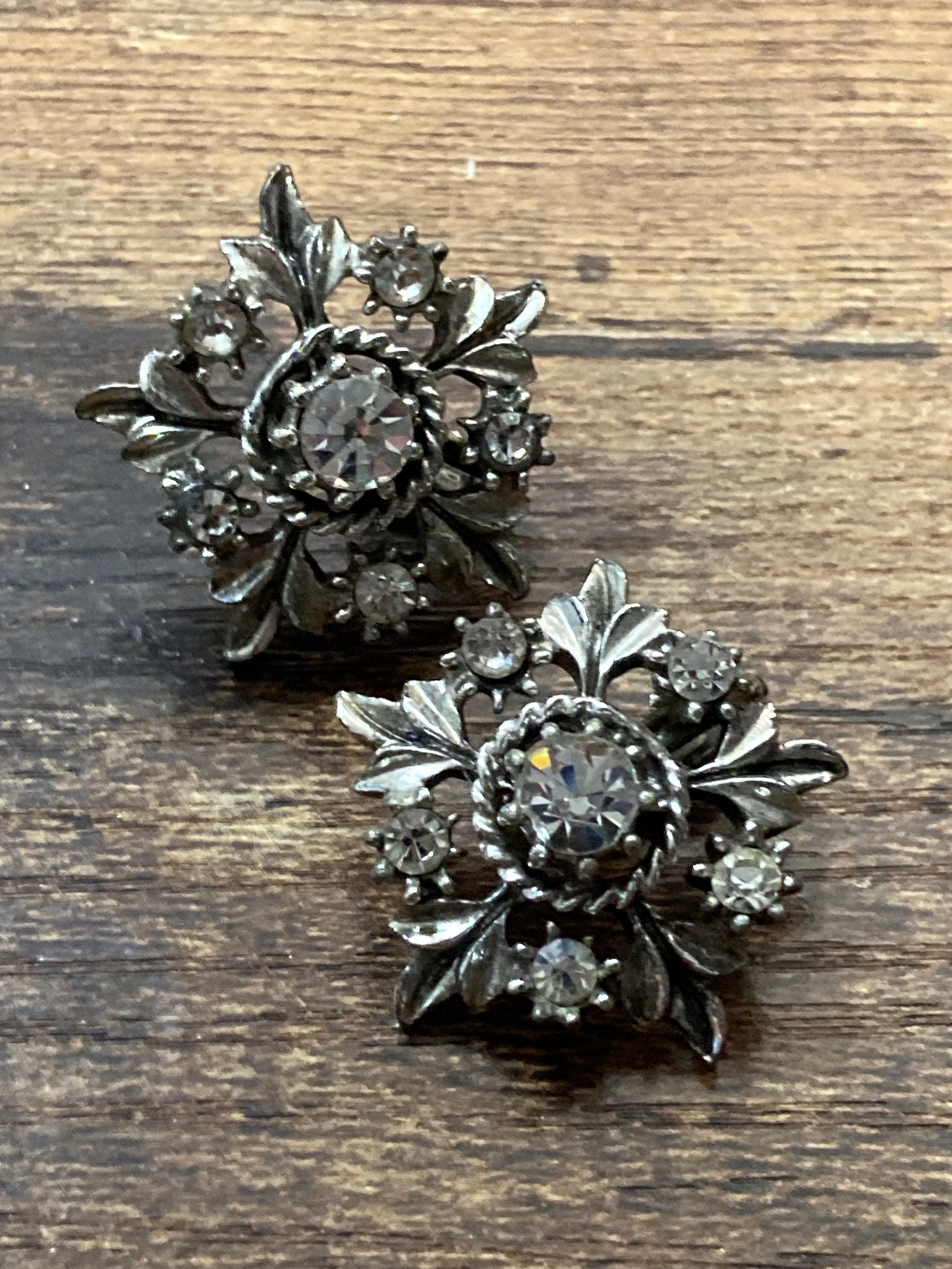 Clear rhinestone diamanté Clip On Earrings Silver Tone floral