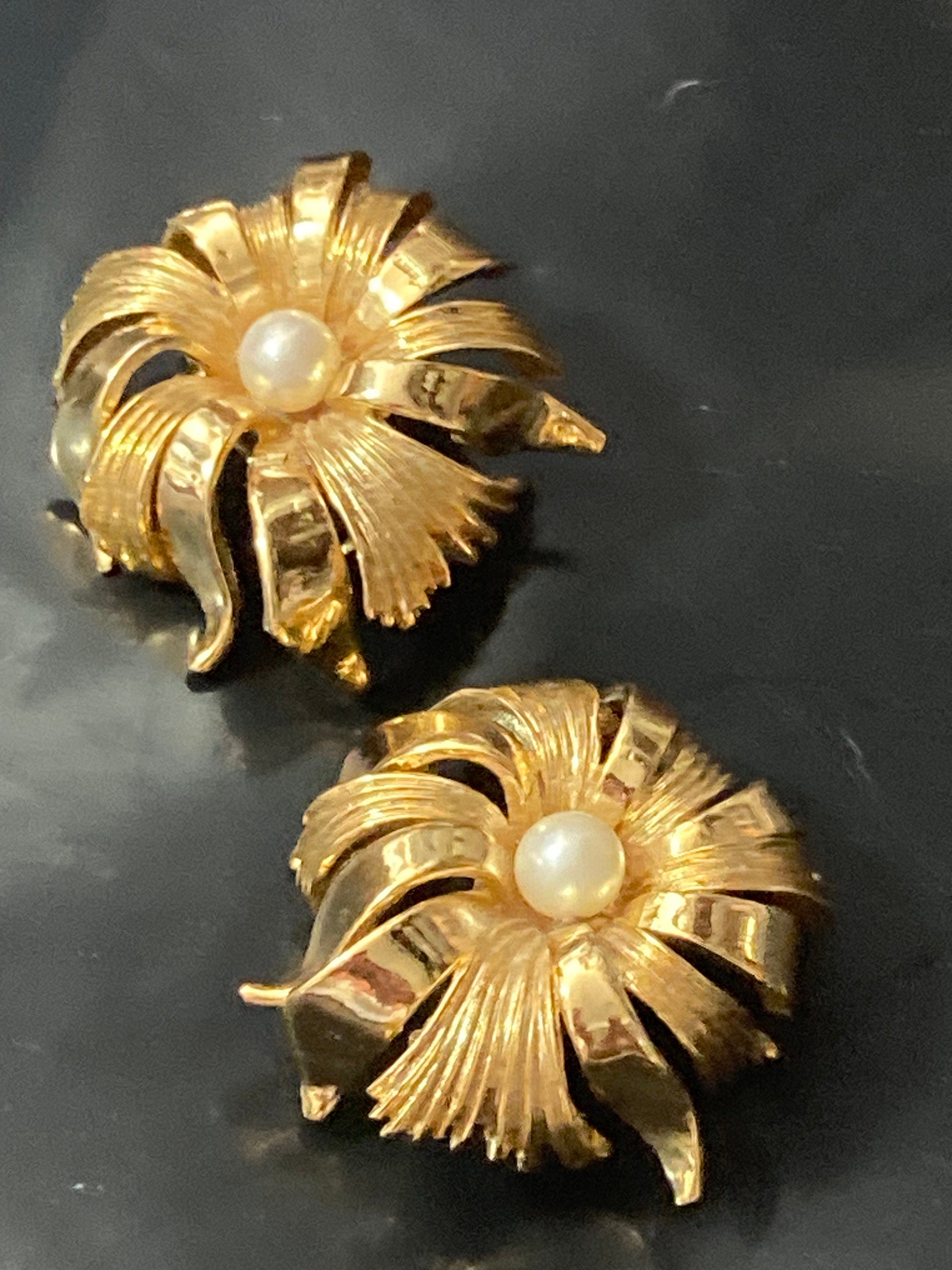 Signed ORENA Paris oversized  faux pearl large floral clip on designer gold plated statement earrings