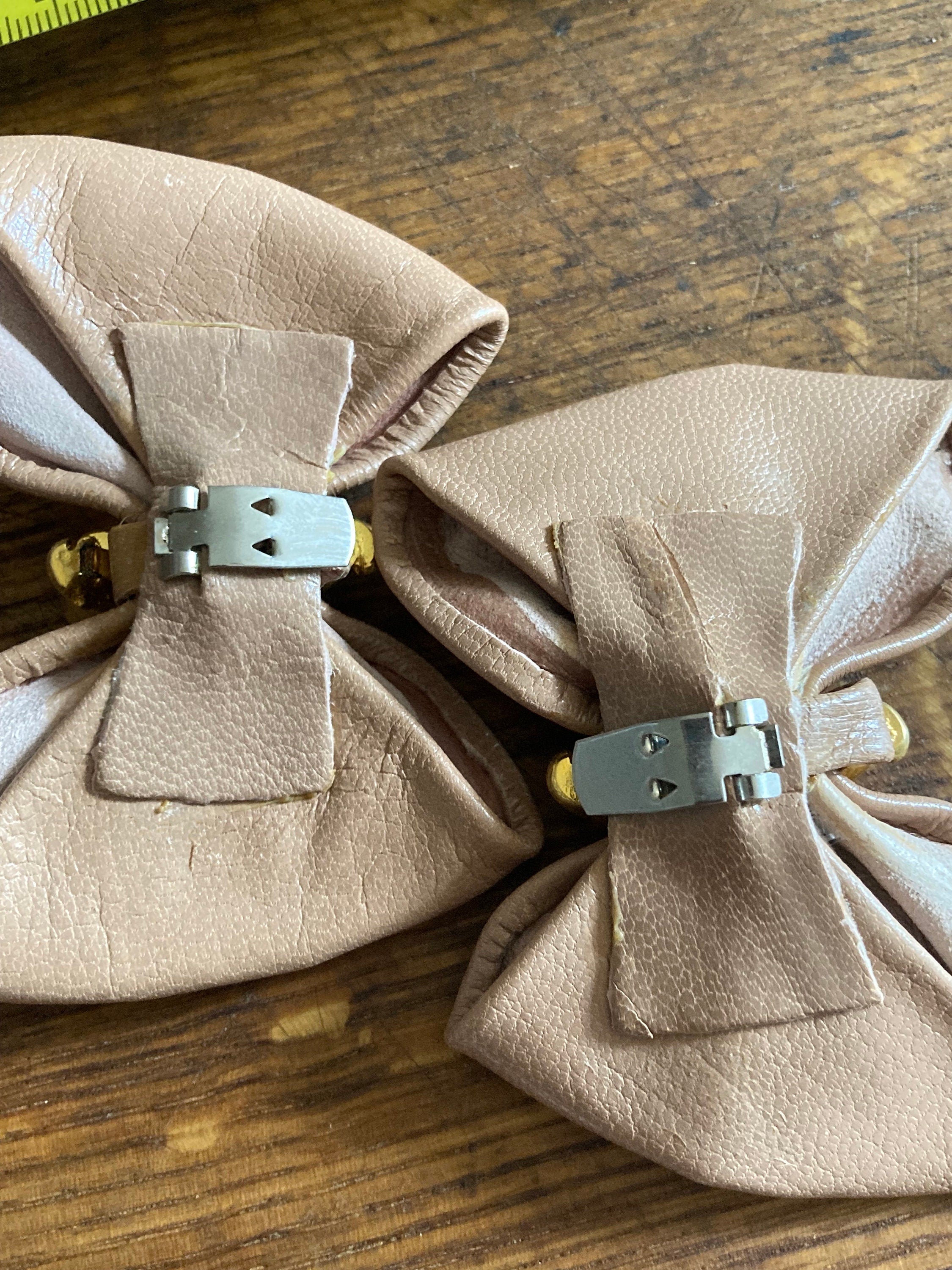 Vintage pair of beige neutral nude leather BOW shoe clips with gold detail
