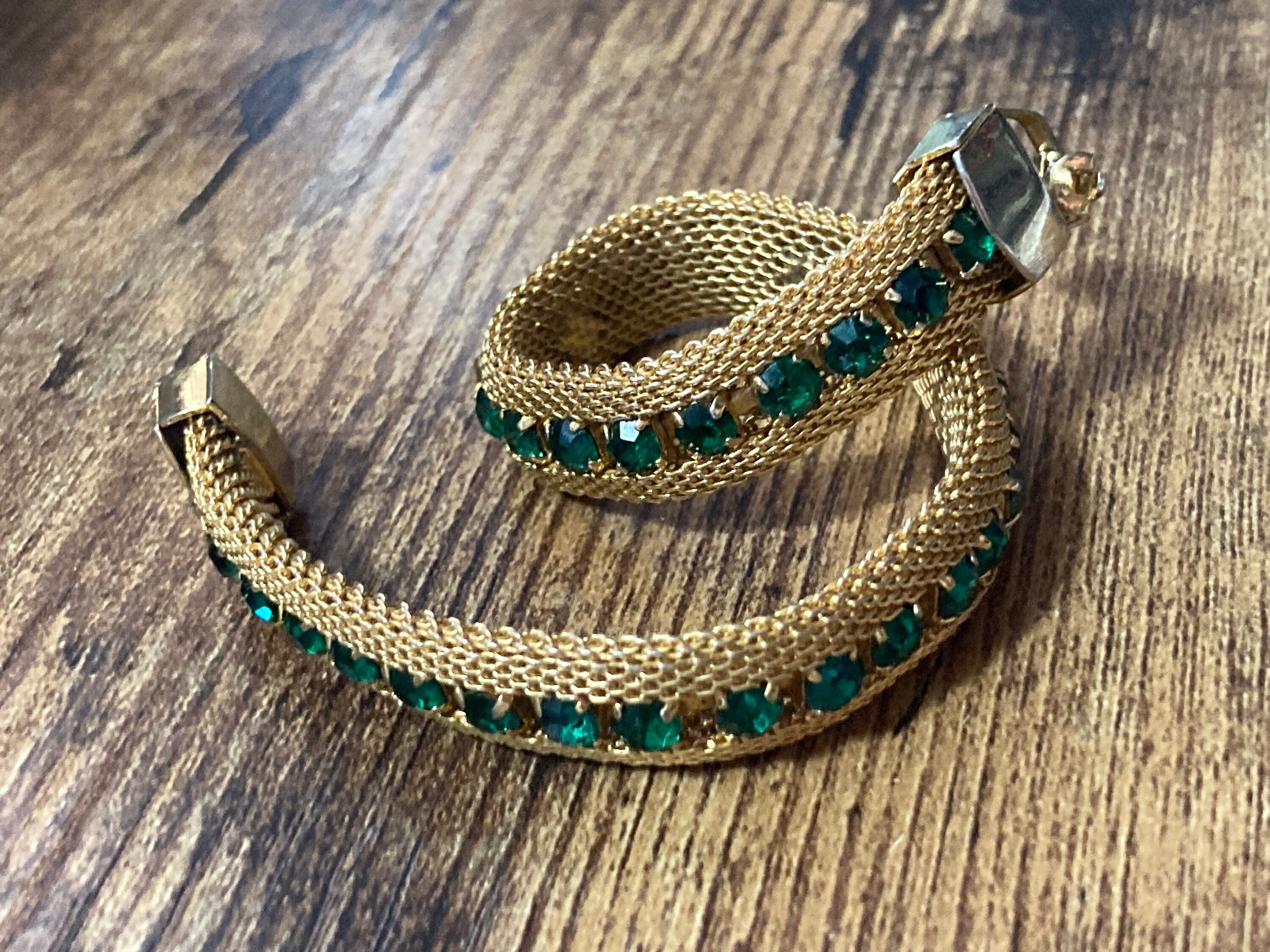 Gold mesh modernist emerald green rhinestone cocktail bracelet