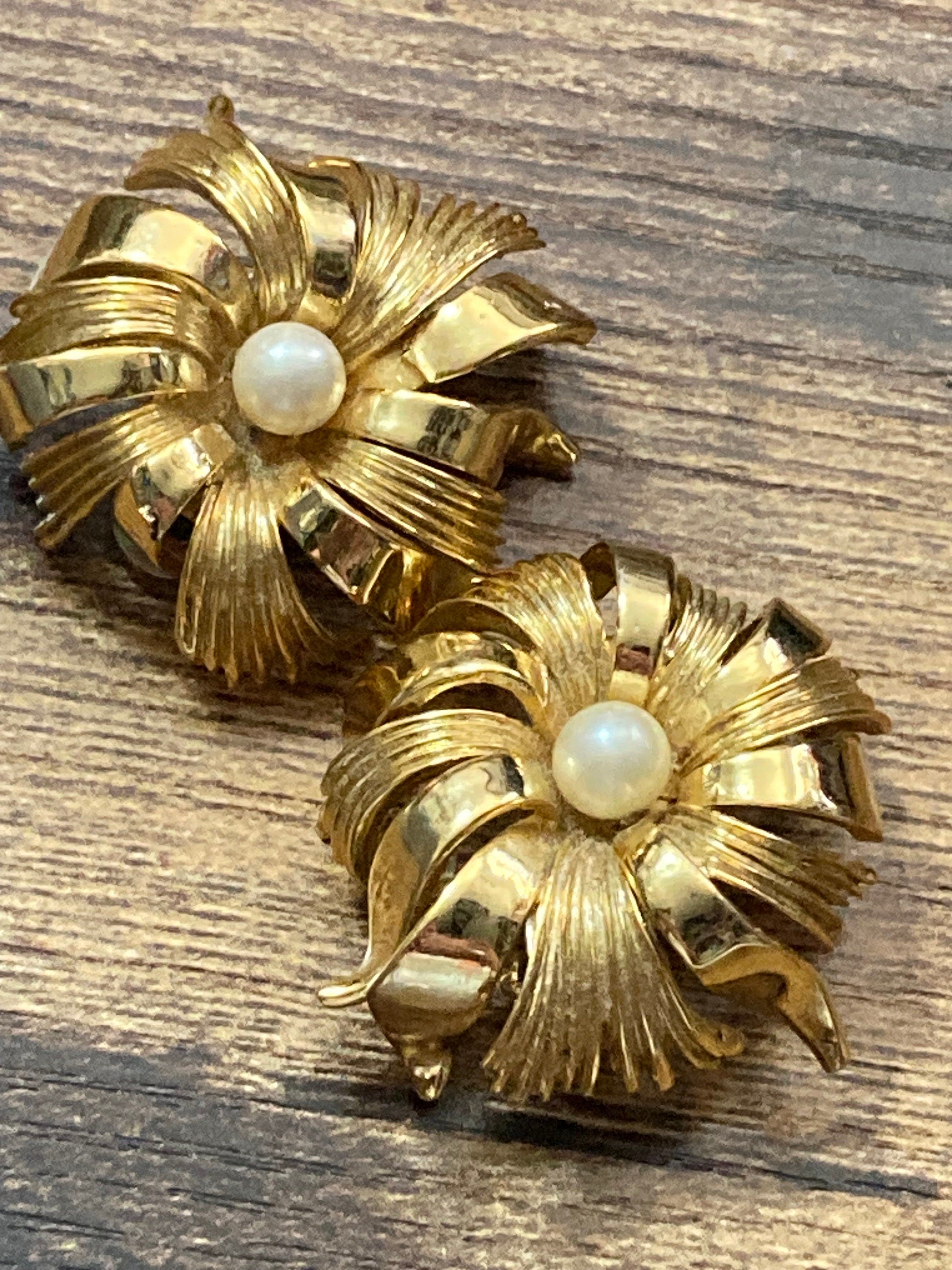 Signed ORENA Paris oversized  faux pearl large floral clip on designer gold plated statement earrings