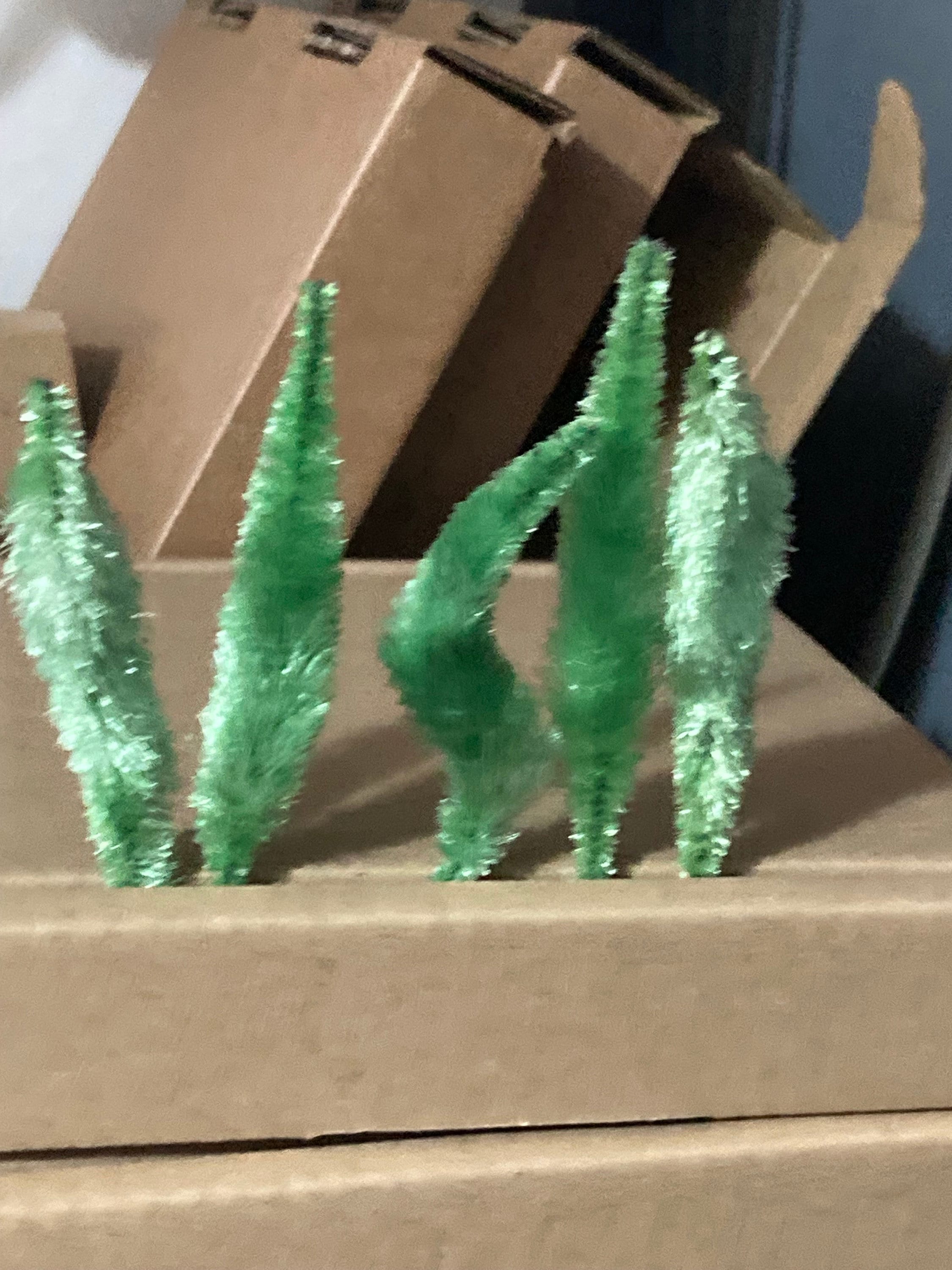 Miniature Bristle Brush Christmas Tree Cake Toppers (5 x 6cm)