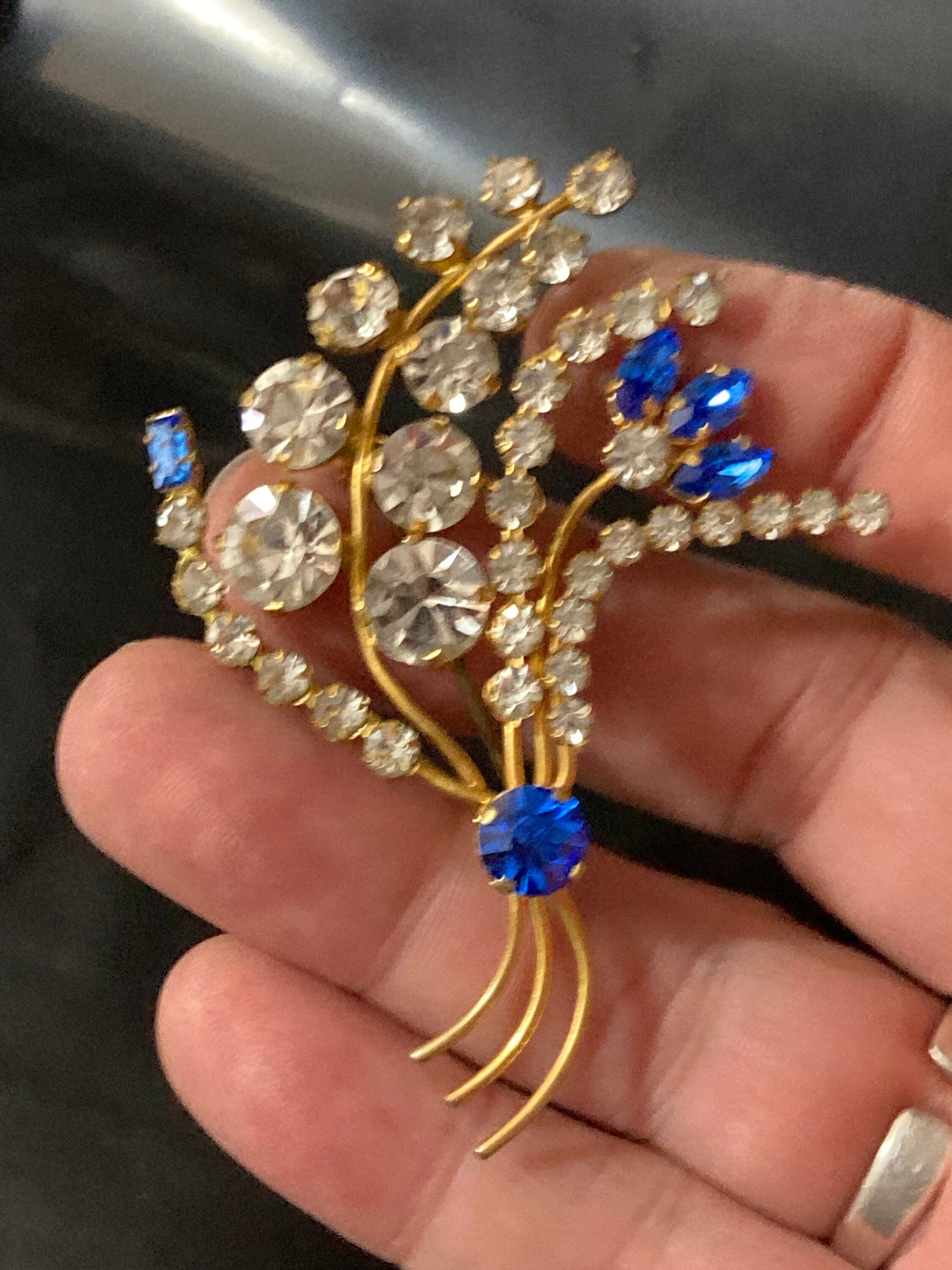 Vintage floral rhinestone paste glass Diamanté gold tone Brooch with sapphire blue stones