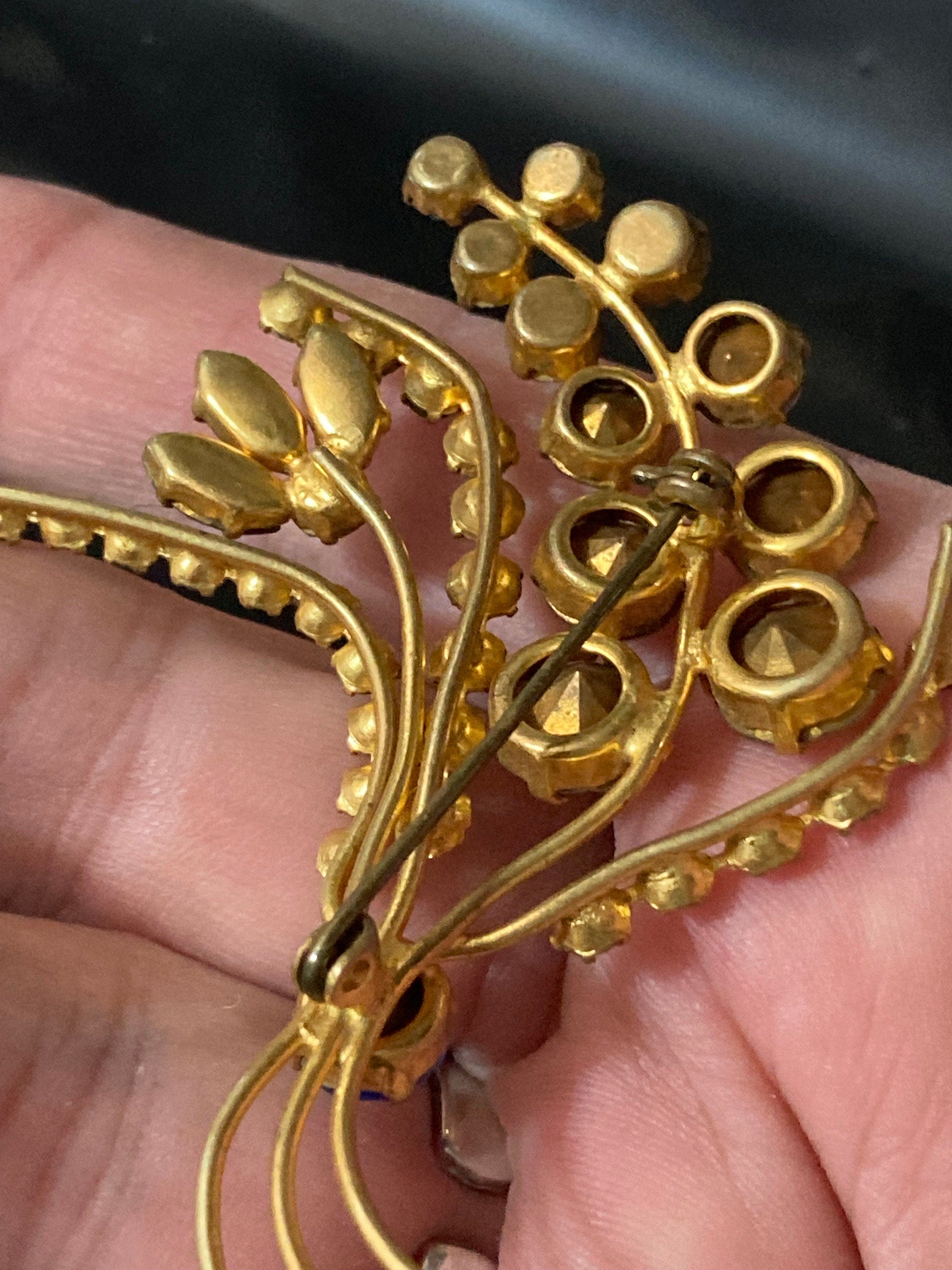 Vintage floral rhinestone paste glass Diamanté gold tone Brooch with sapphire blue stones