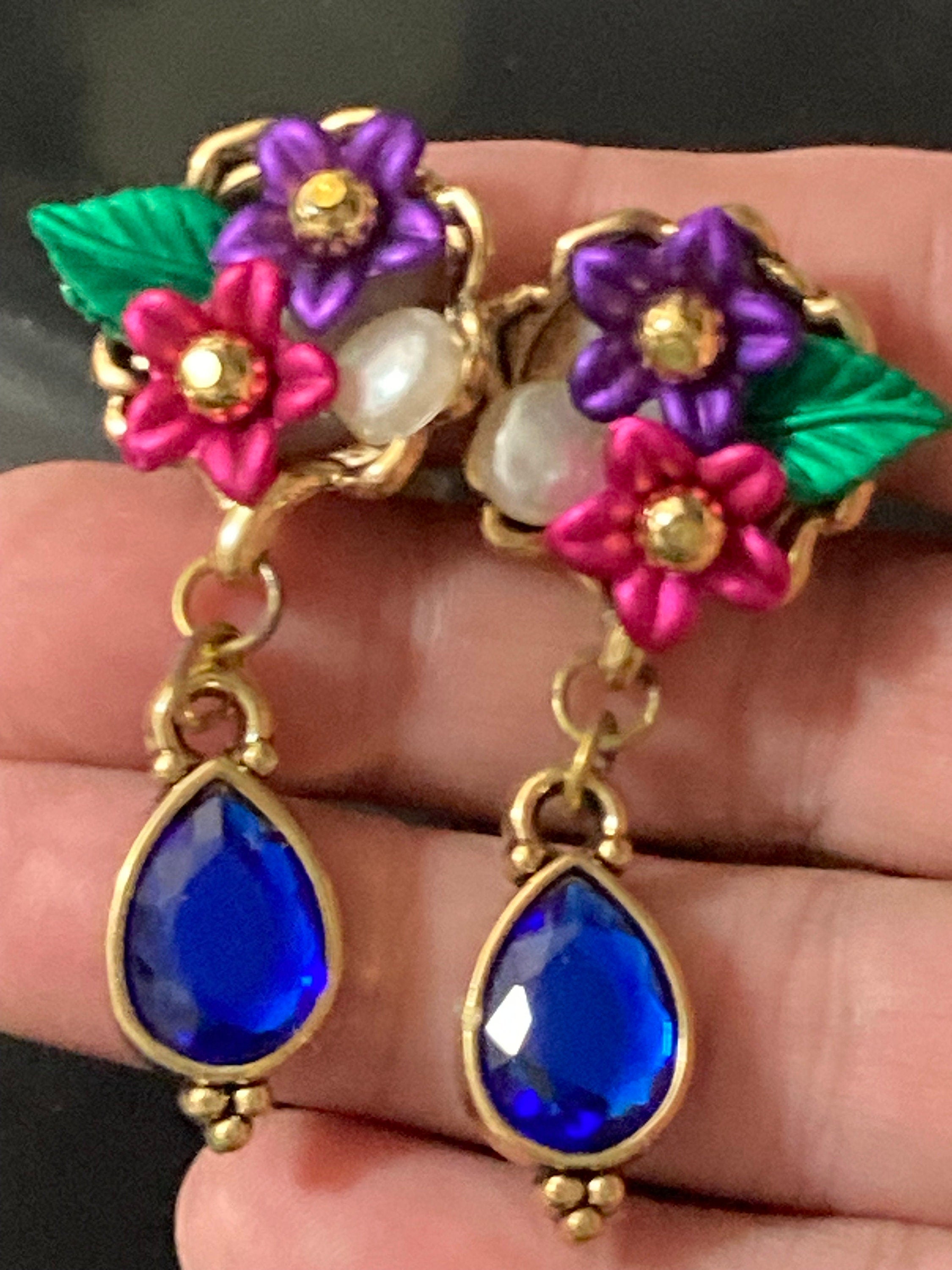 retro gold tone purple pink plastic floral sapphire cabochon drop dangly earrings