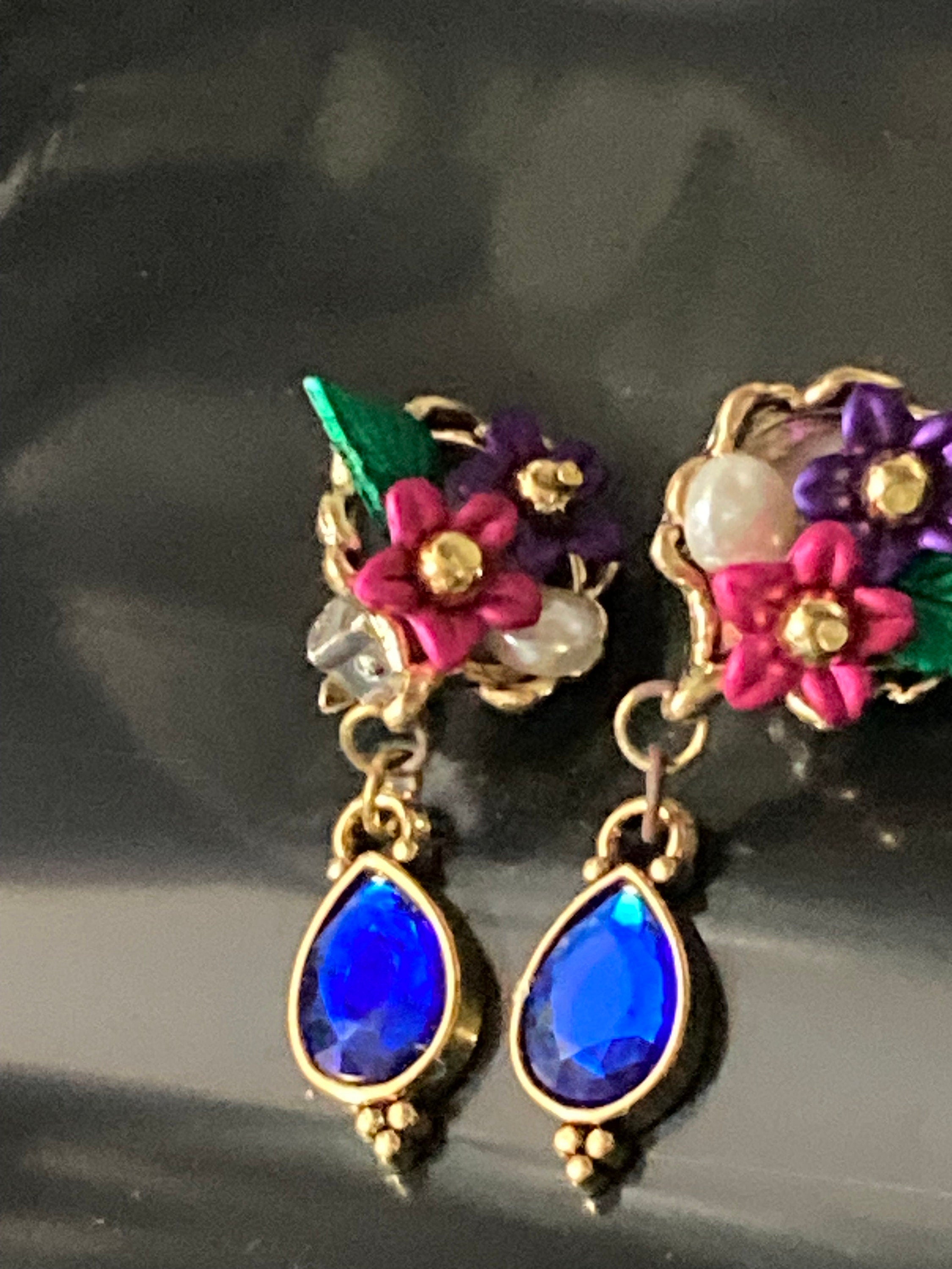 retro gold tone purple pink plastic floral sapphire cabochon drop dangly earrings