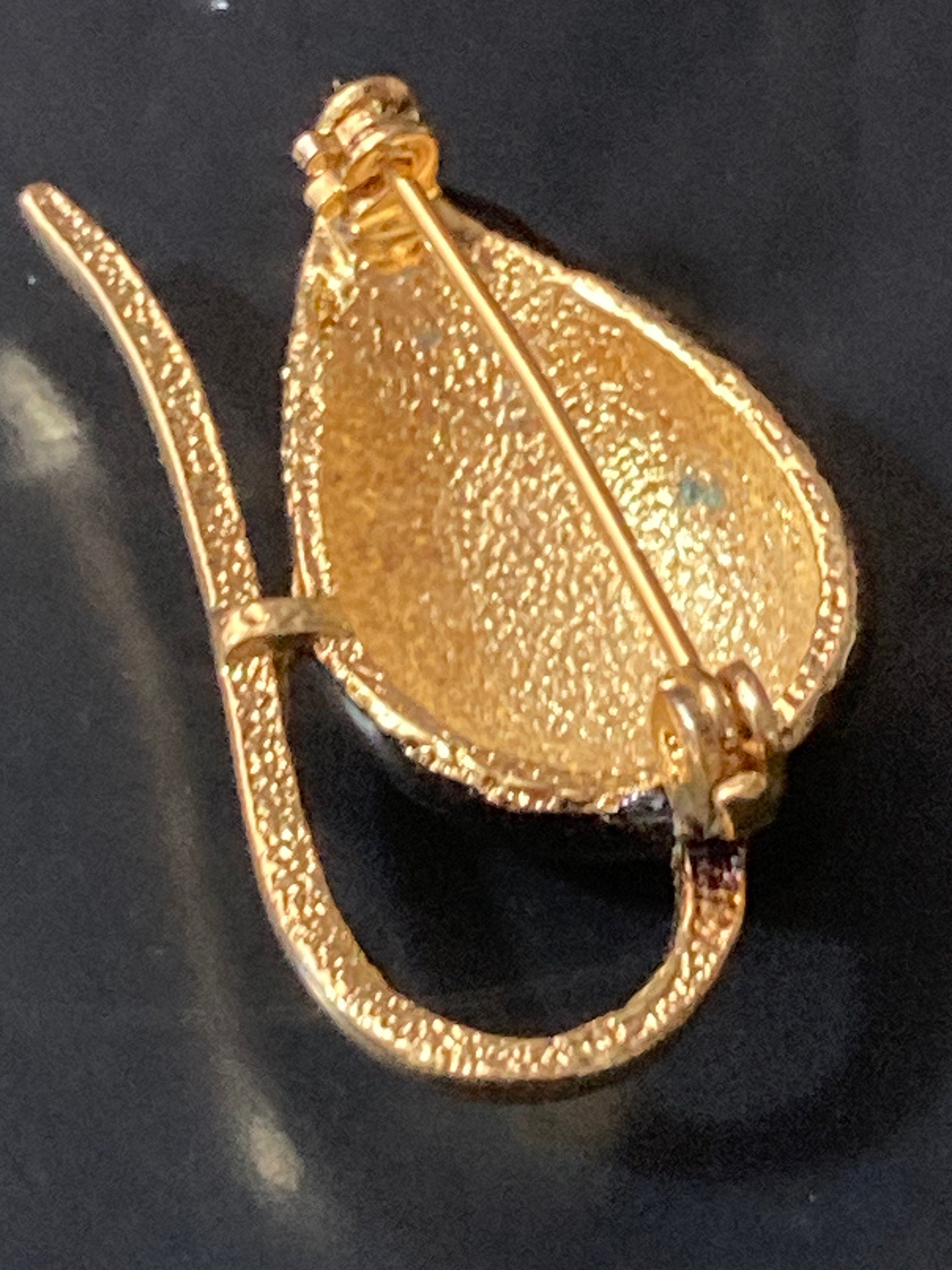 Retro black enamel and diamanté gold tone small mouse brooch