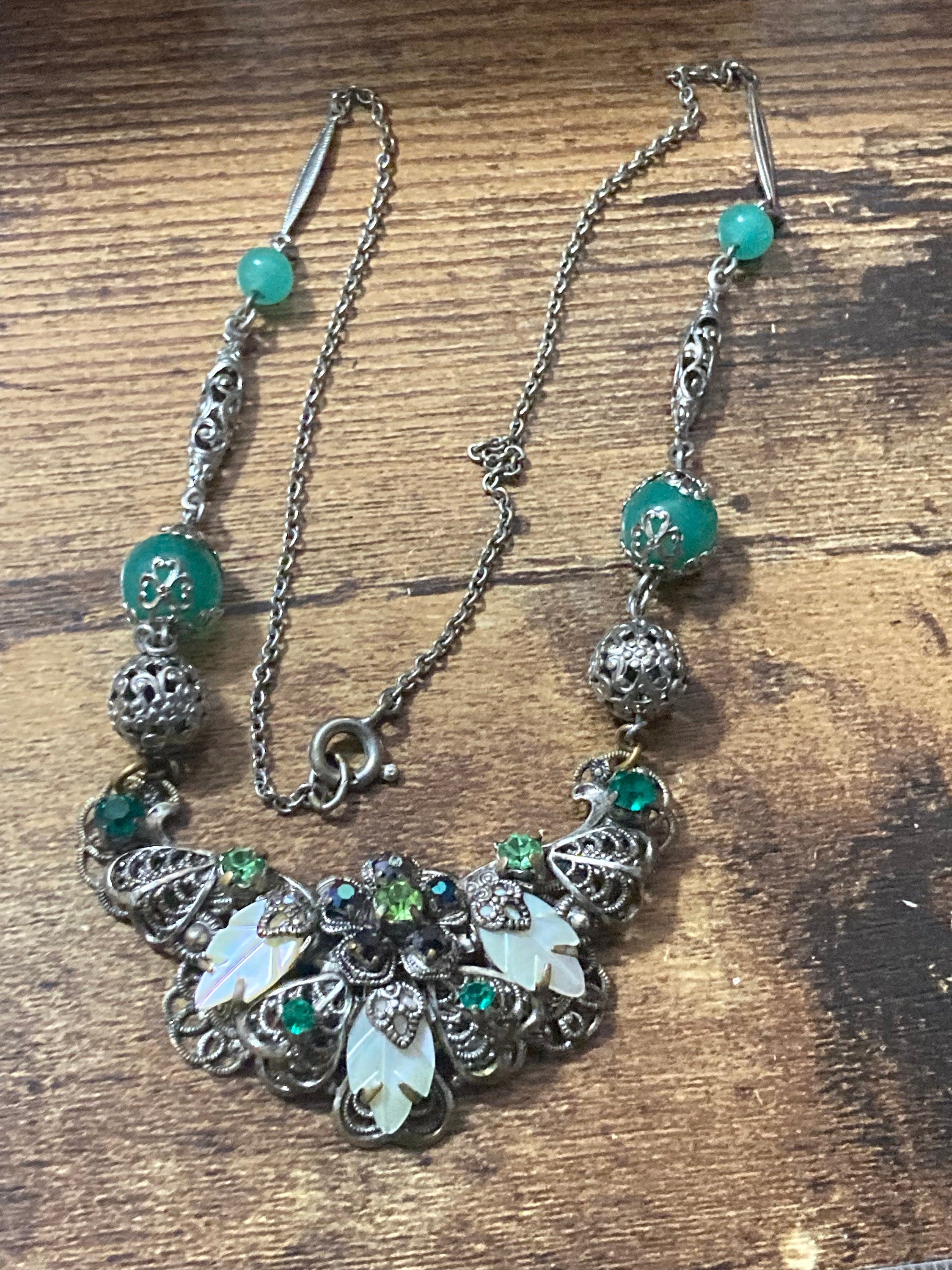True vintage Art deco Czech green chrysoprase MOP pearl Uranium UV glass filigree necklace 45cm