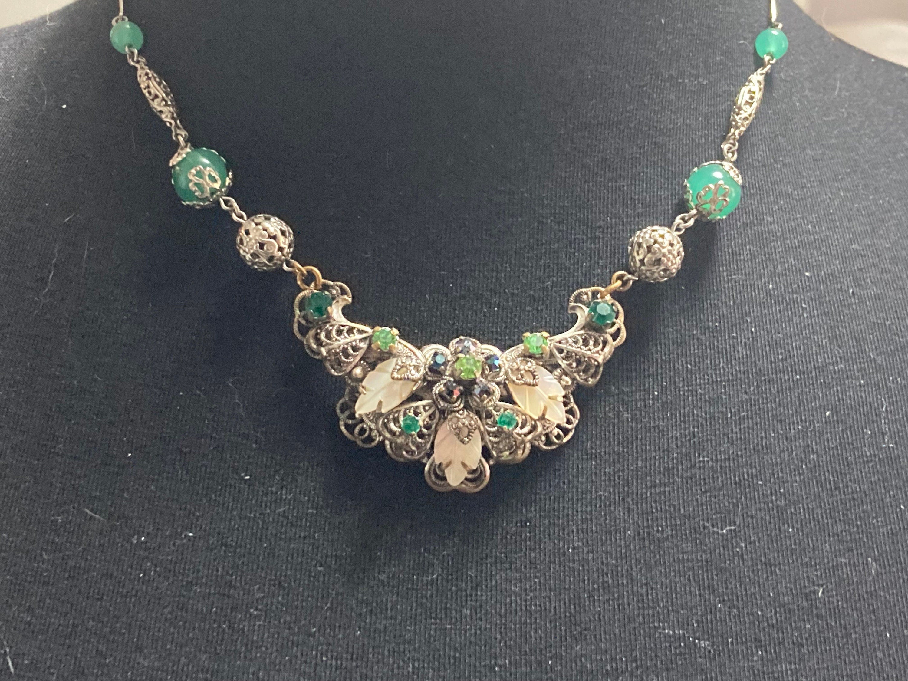True vintage Art deco Czech green chrysoprase MOP pearl Uranium UV glass filigree necklace 45cm