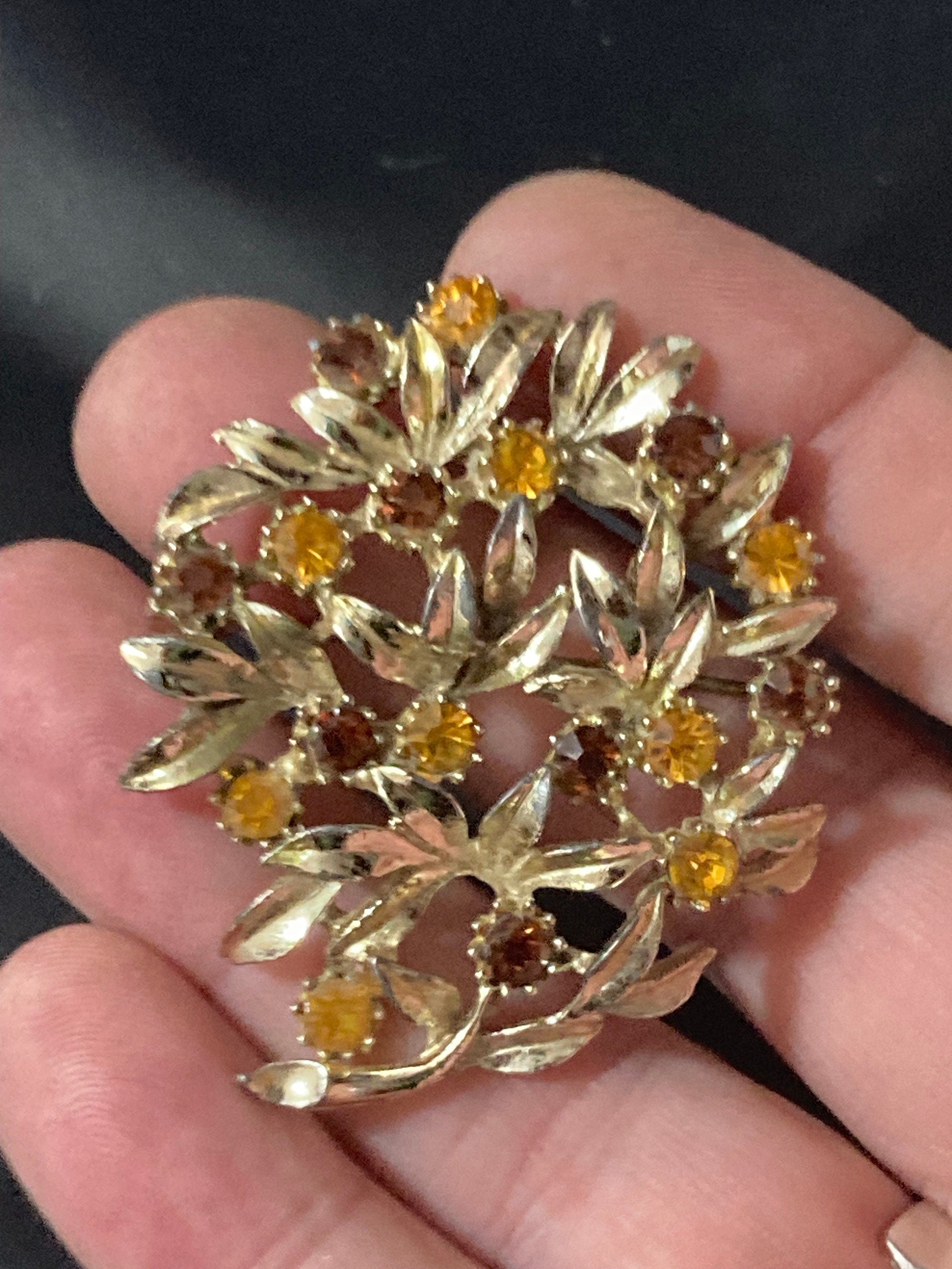 vintage mid century gold tone rhinestone diamanté brooch with orange brown cognac glass stones