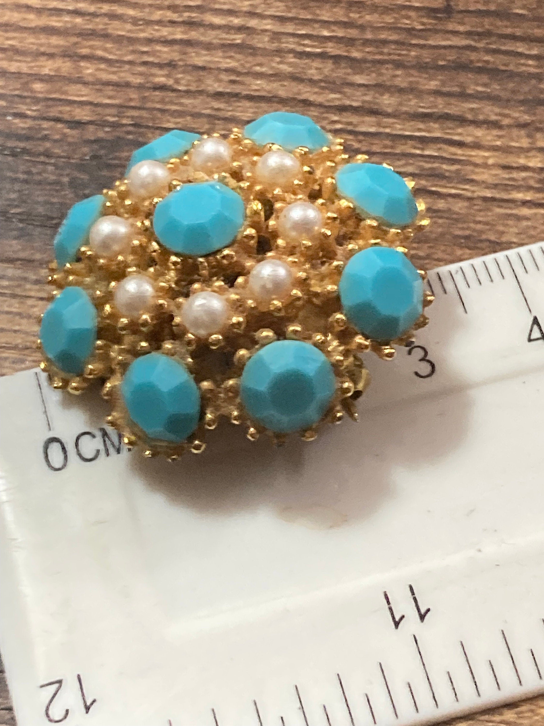 vintage gold tone domed turquoise bead & seed pearl round brooch