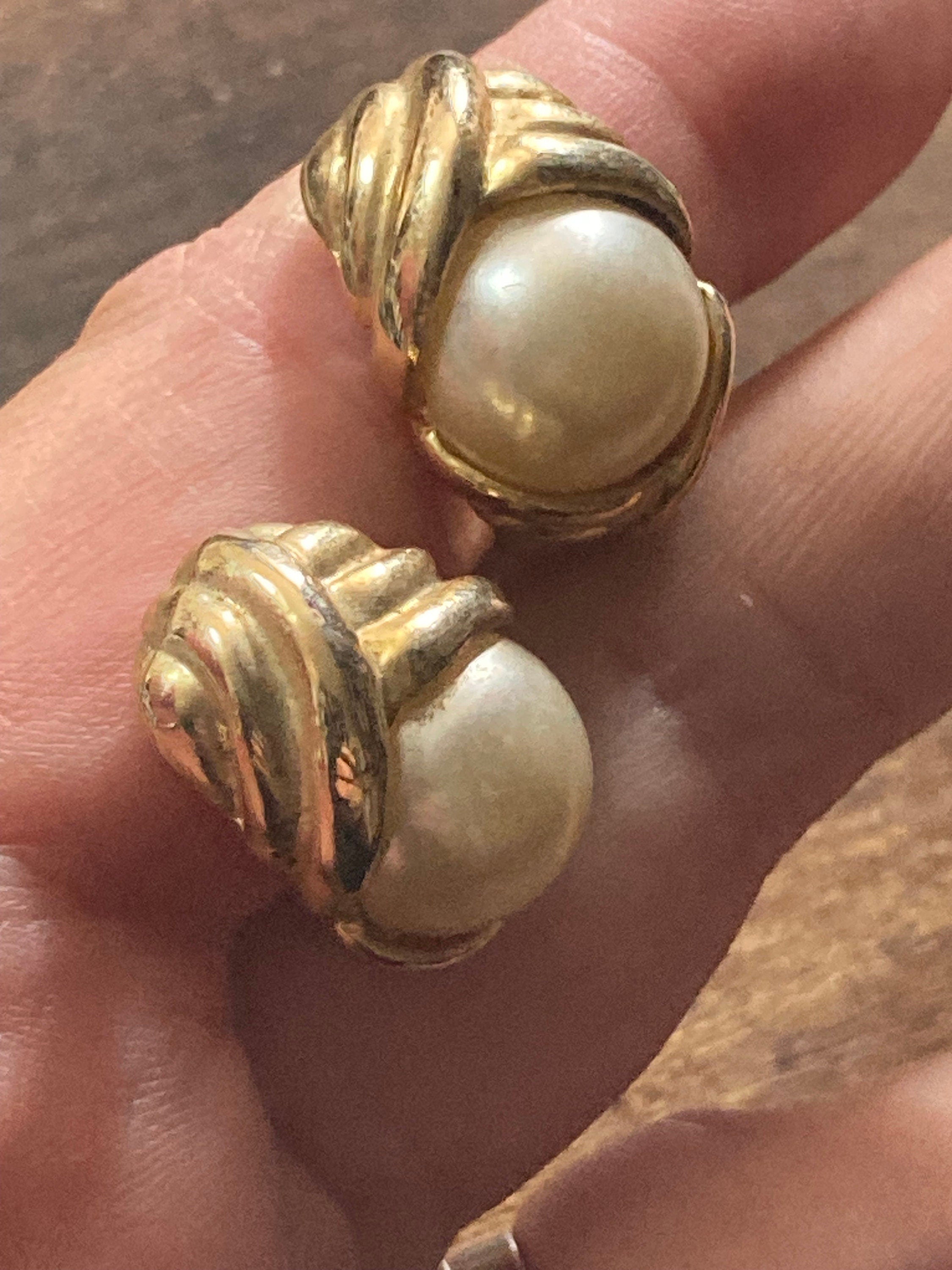 Retro half hoop cream faux pearl cabochon Clip On Earrings gold tone