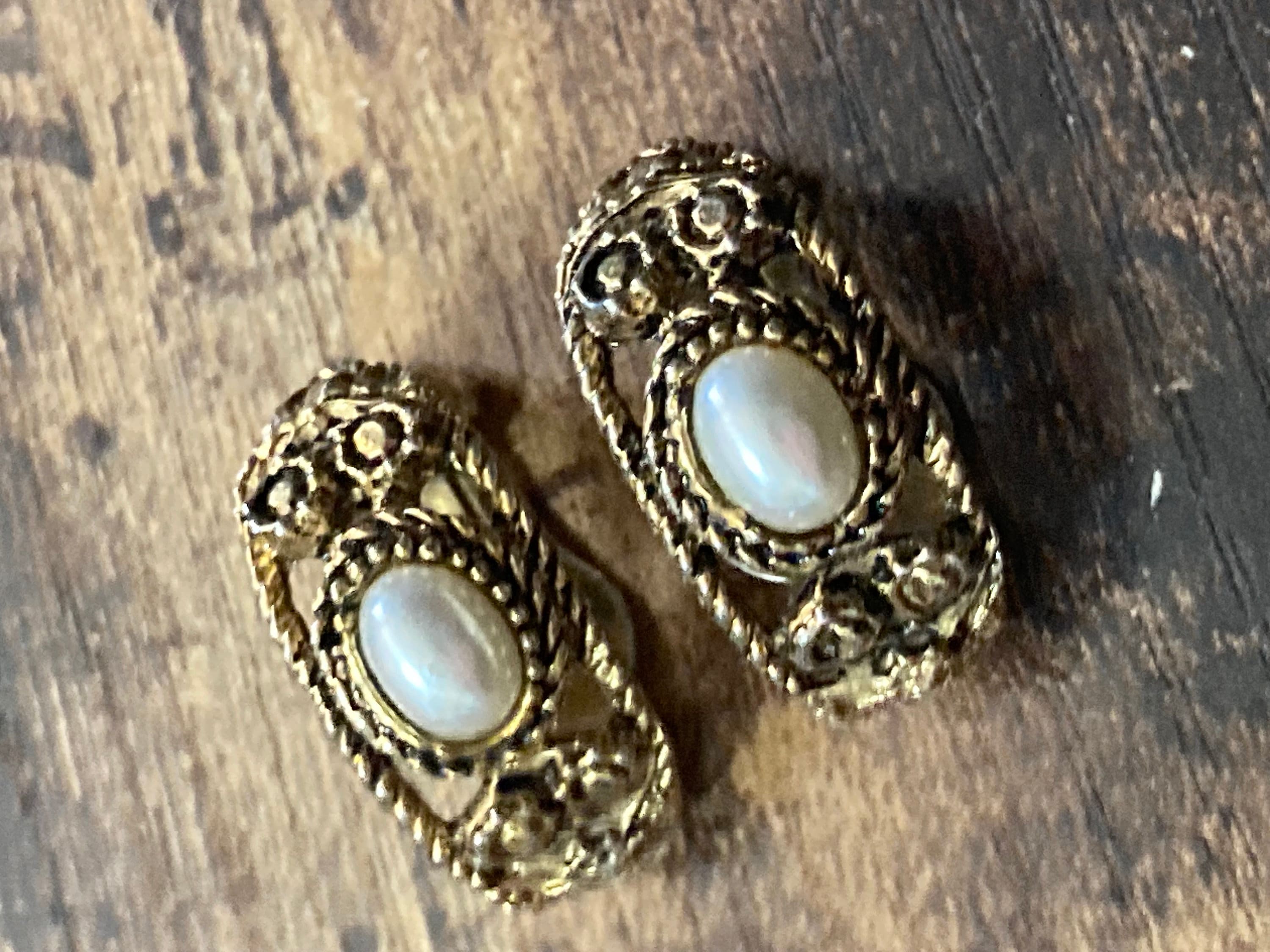 Retro half hoop cream faux pearl cabochon Clip On Earrings antique gold tone