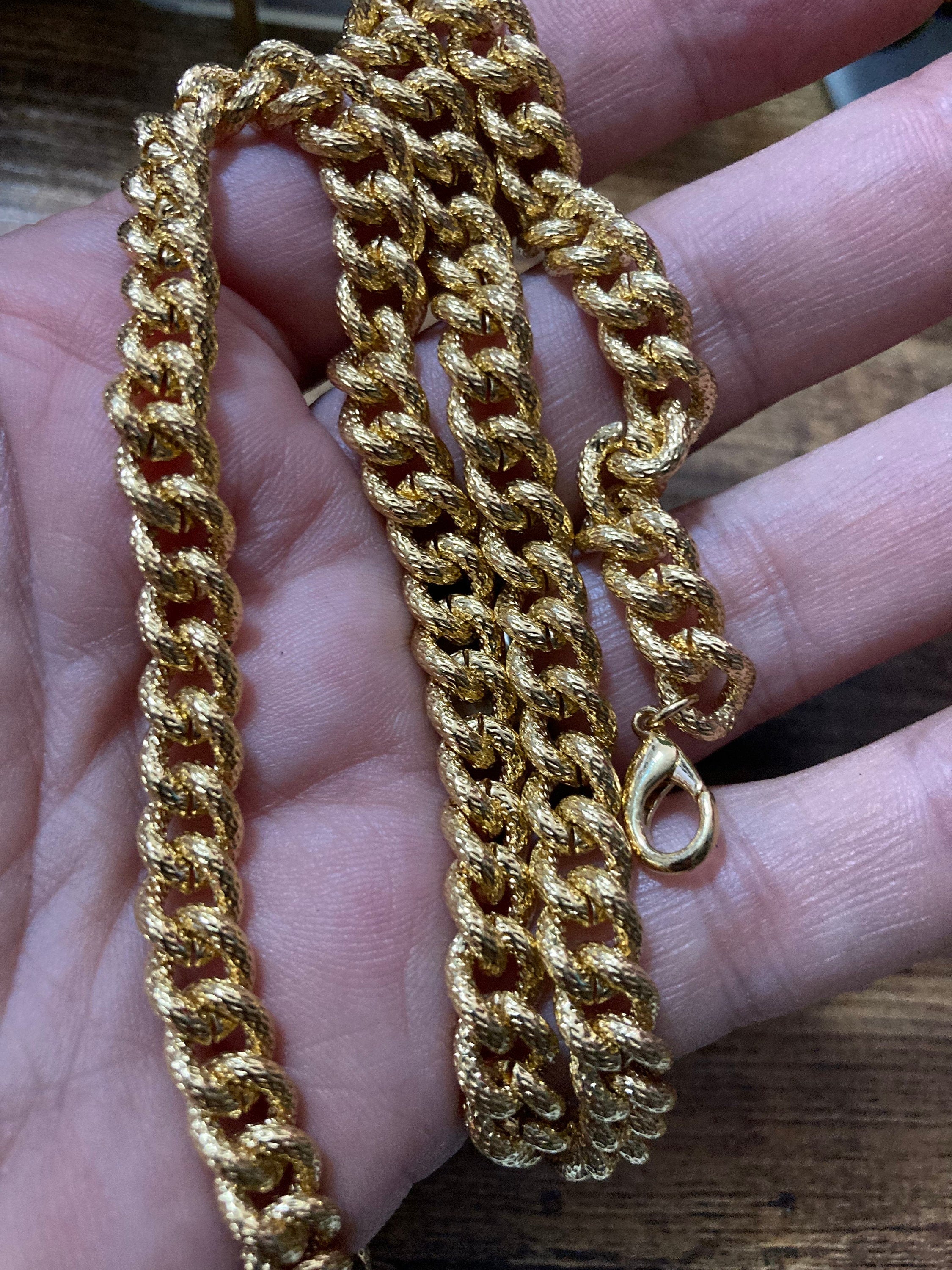 fancy link flat woven ornate etched chunky gold curb chain necklace wide 7mm thick 44cm high end