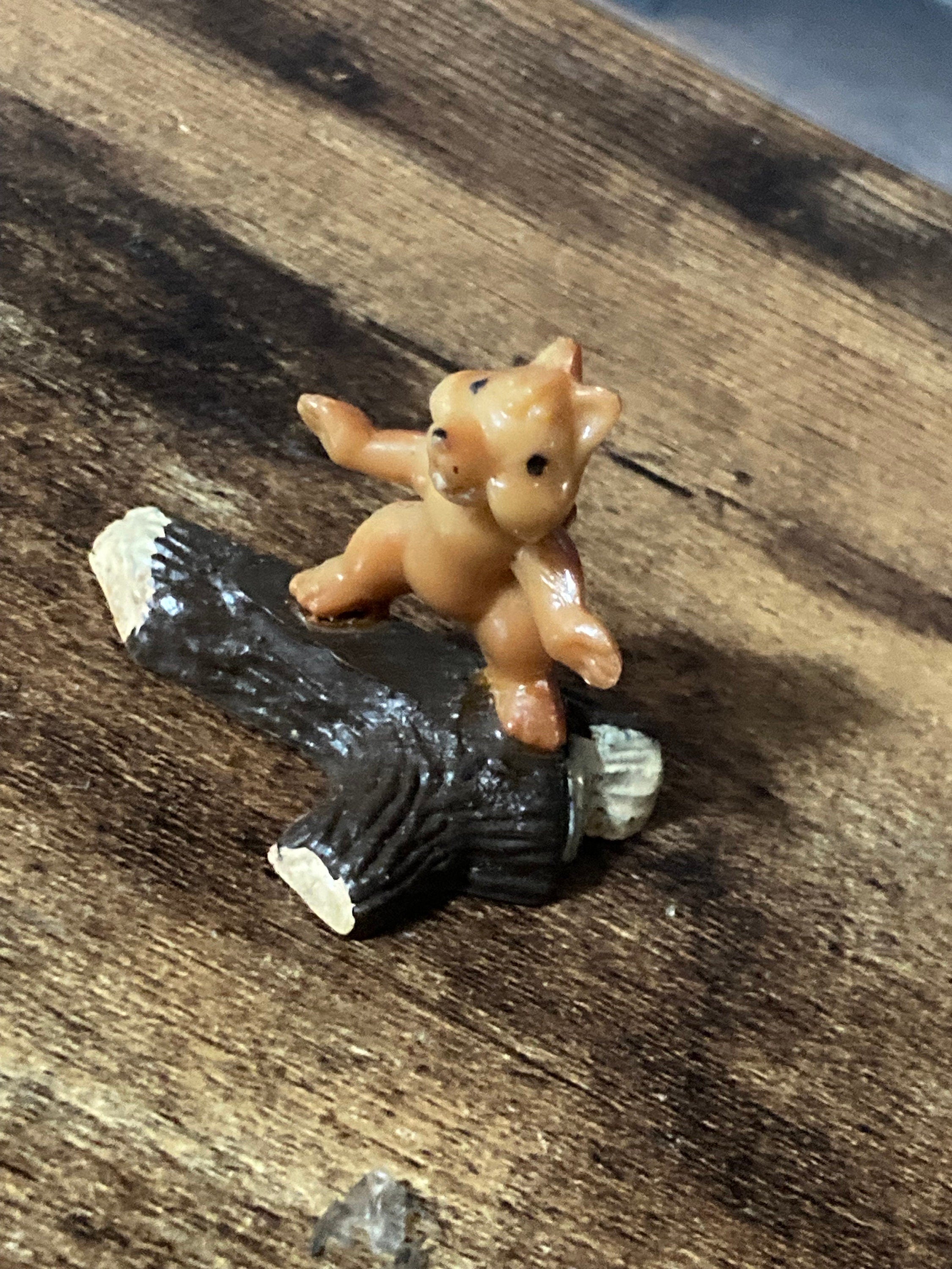 Vintage Woodland squirrel chipmunk  kitsch plastic cake topper decoration home baking christmas