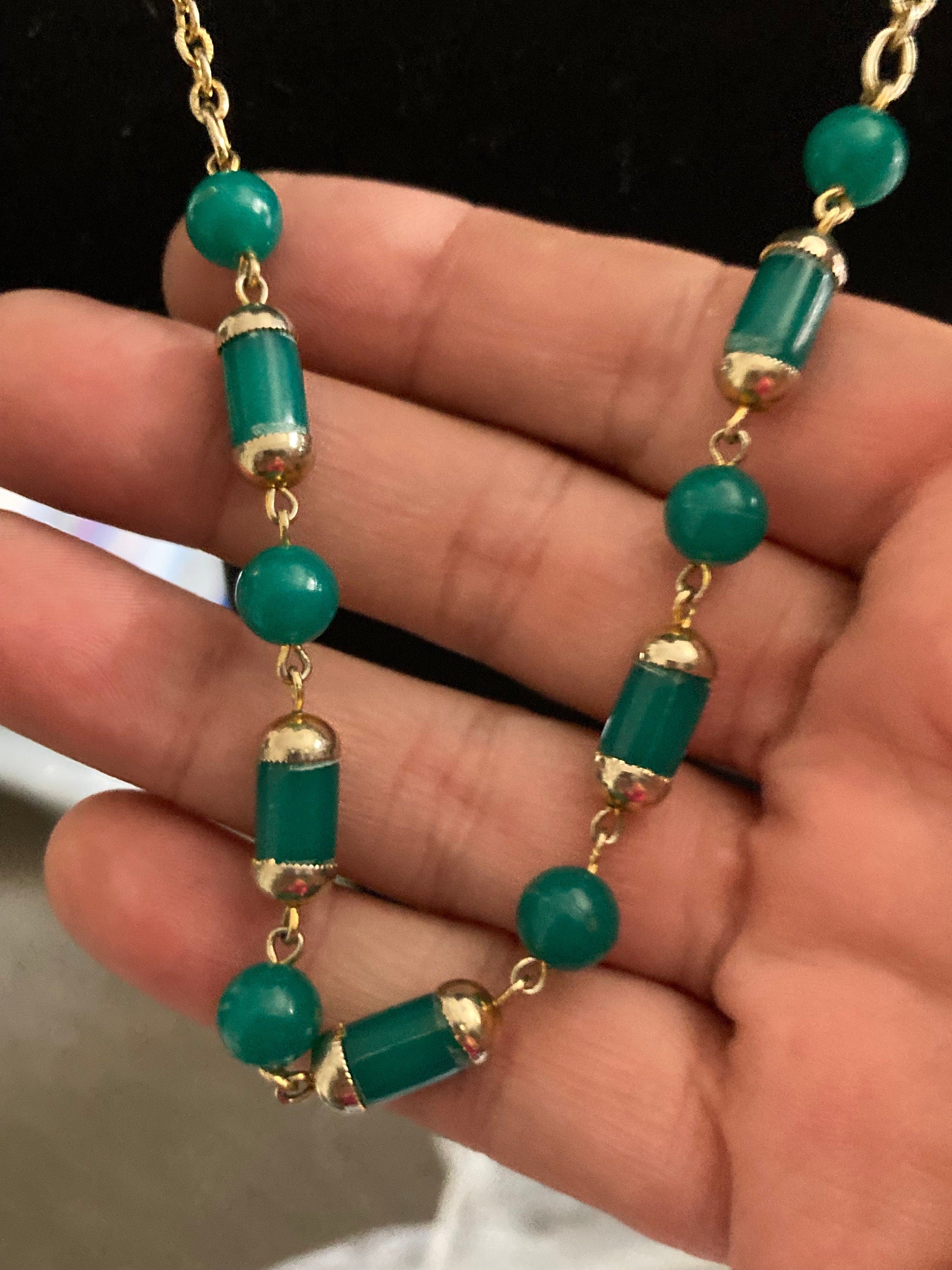 Vintage 1960s gold tone bright green plastic beaded station link necklace