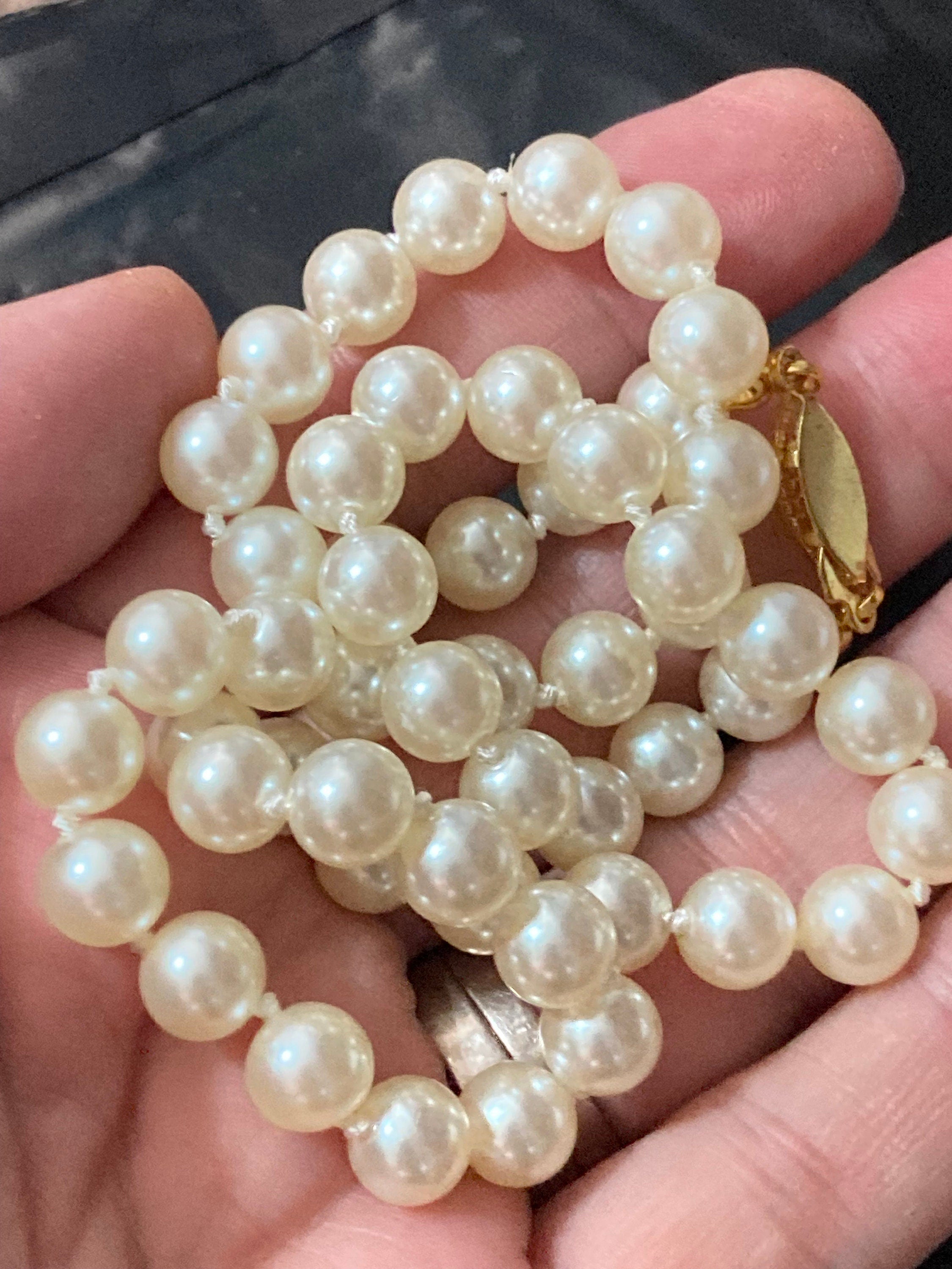 cream faux pearl collar necklace with knotted glass beads 48.5cm gold tone