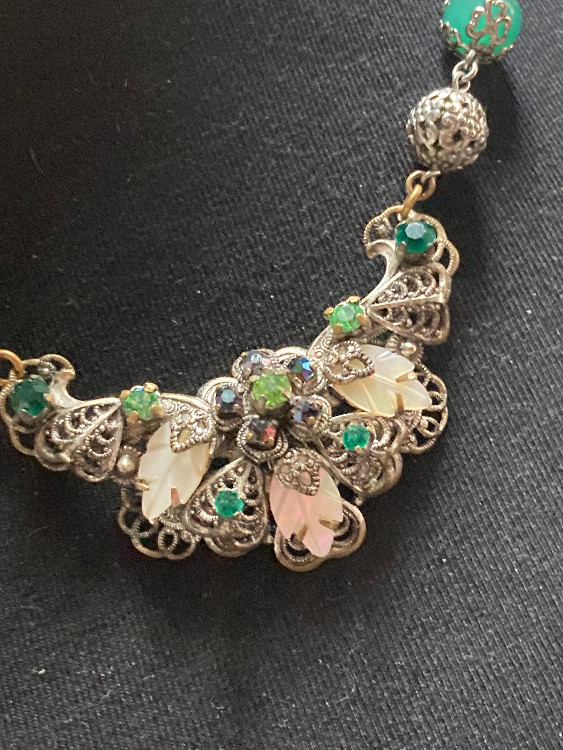 True vintage Art deco Czech green chrysoprase MOP pearl Uranium UV glass filigree necklace 45cm