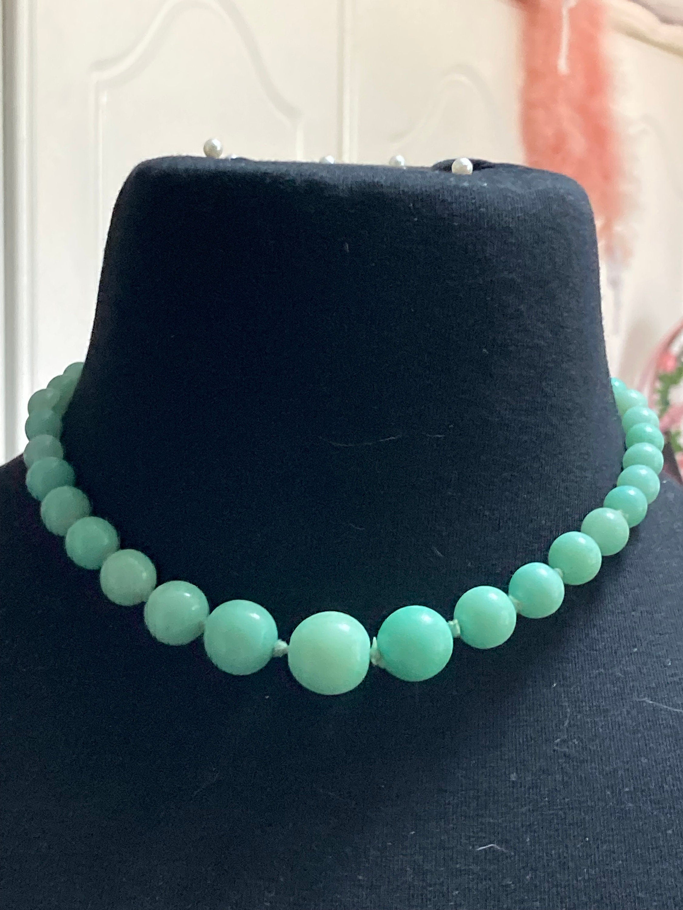 Art Deco czech gold tone metal necklace with green peking glass ceramic stones