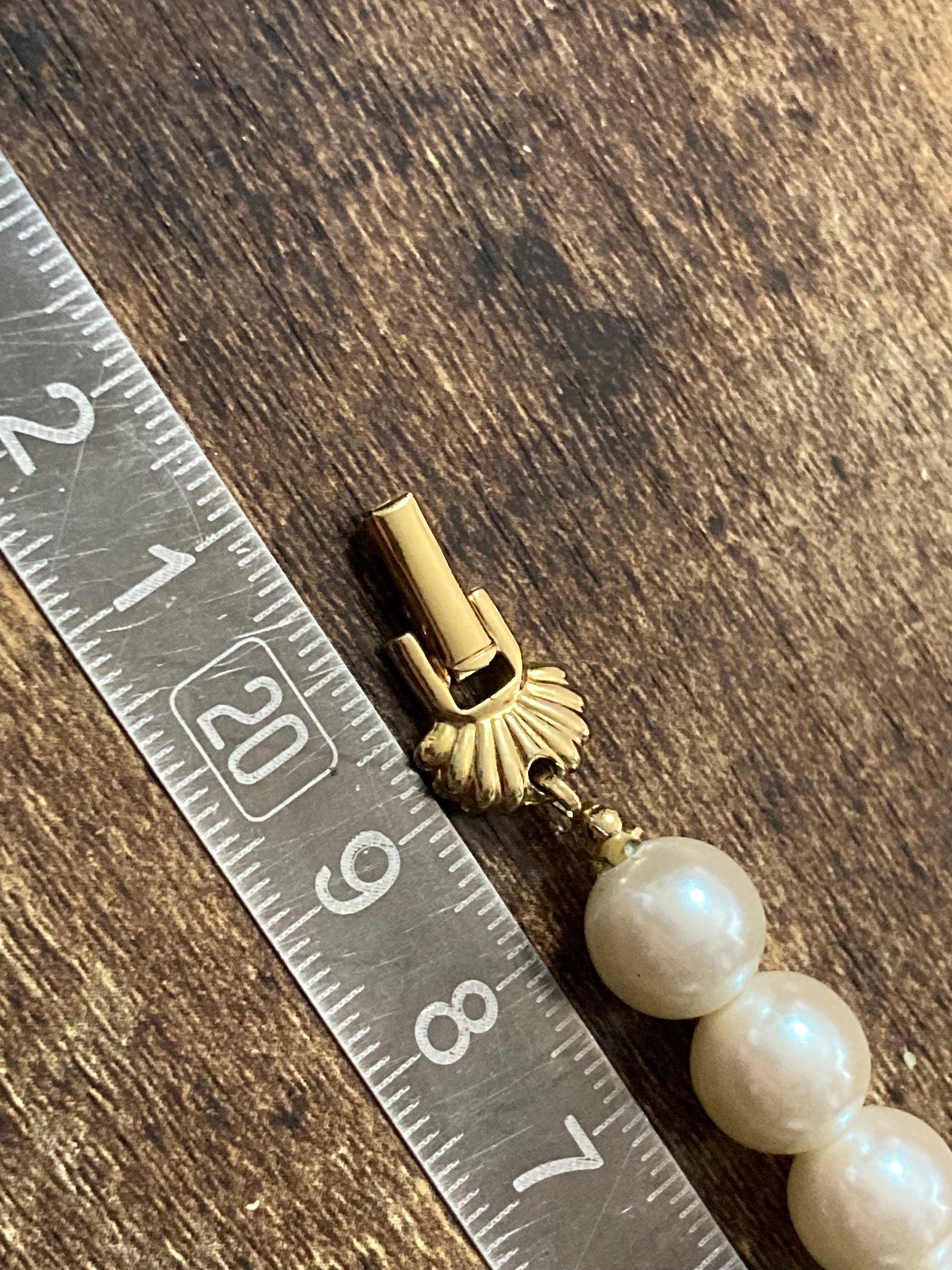 Signed Richelieu Retro Faux Pearl single Strand beaded bracelet gold tone purple green accents
