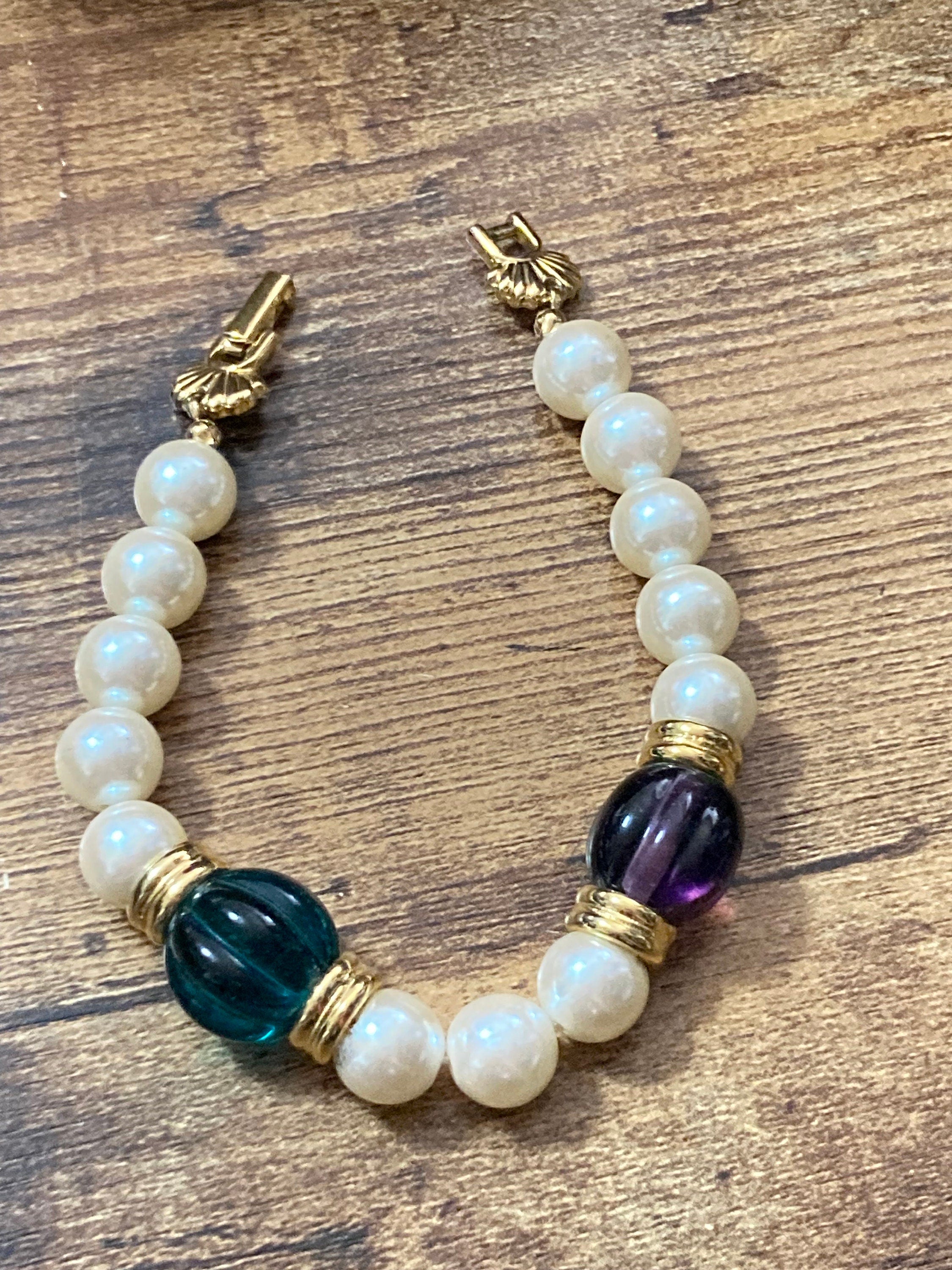 Signed Richelieu Retro Faux Pearl single Strand beaded bracelet gold tone purple green accents