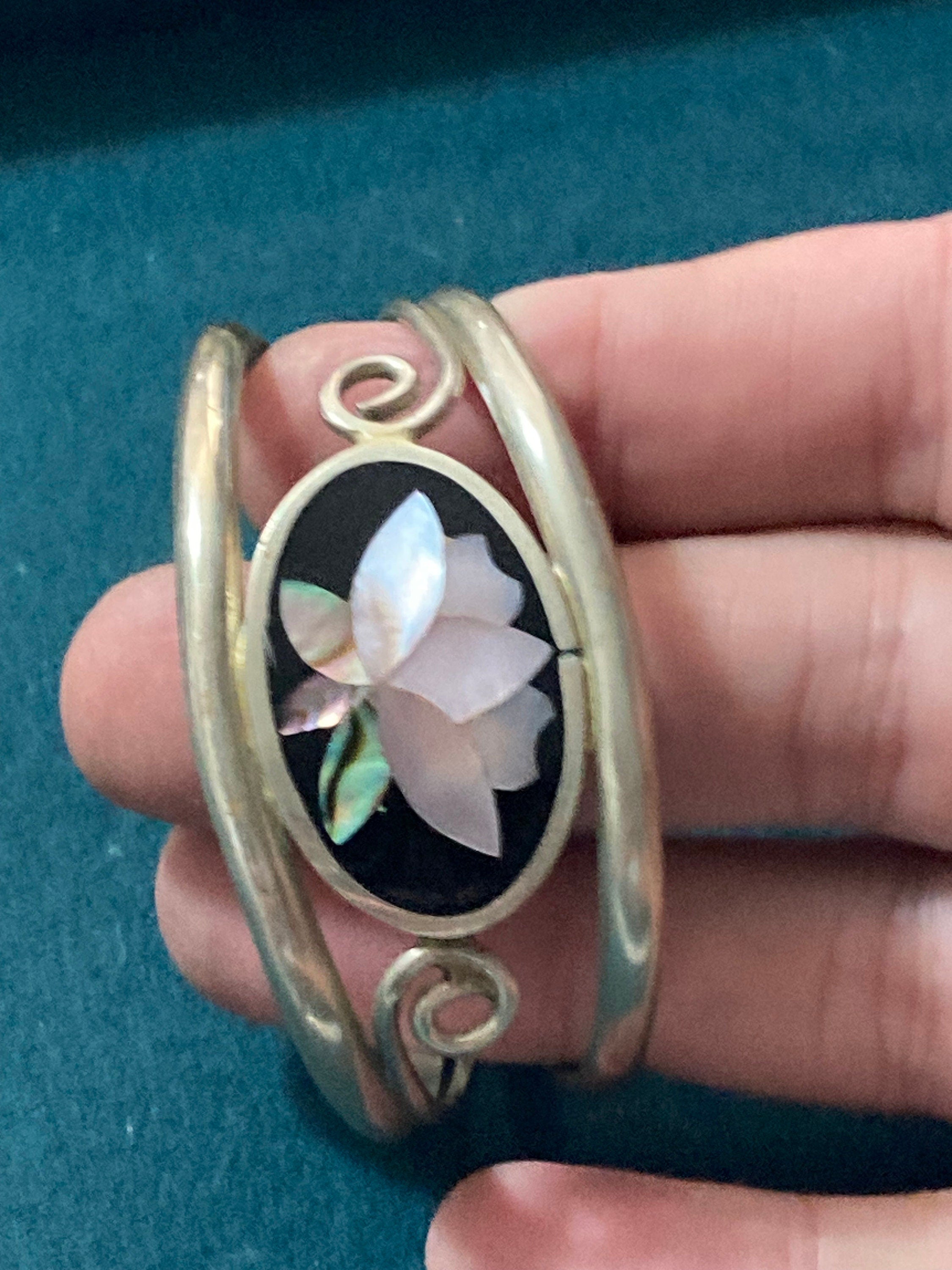 Petite Size small childrens Abalone Mother of Pearl floral Shell inset Silver Tone wrap cuff bangle little girls
