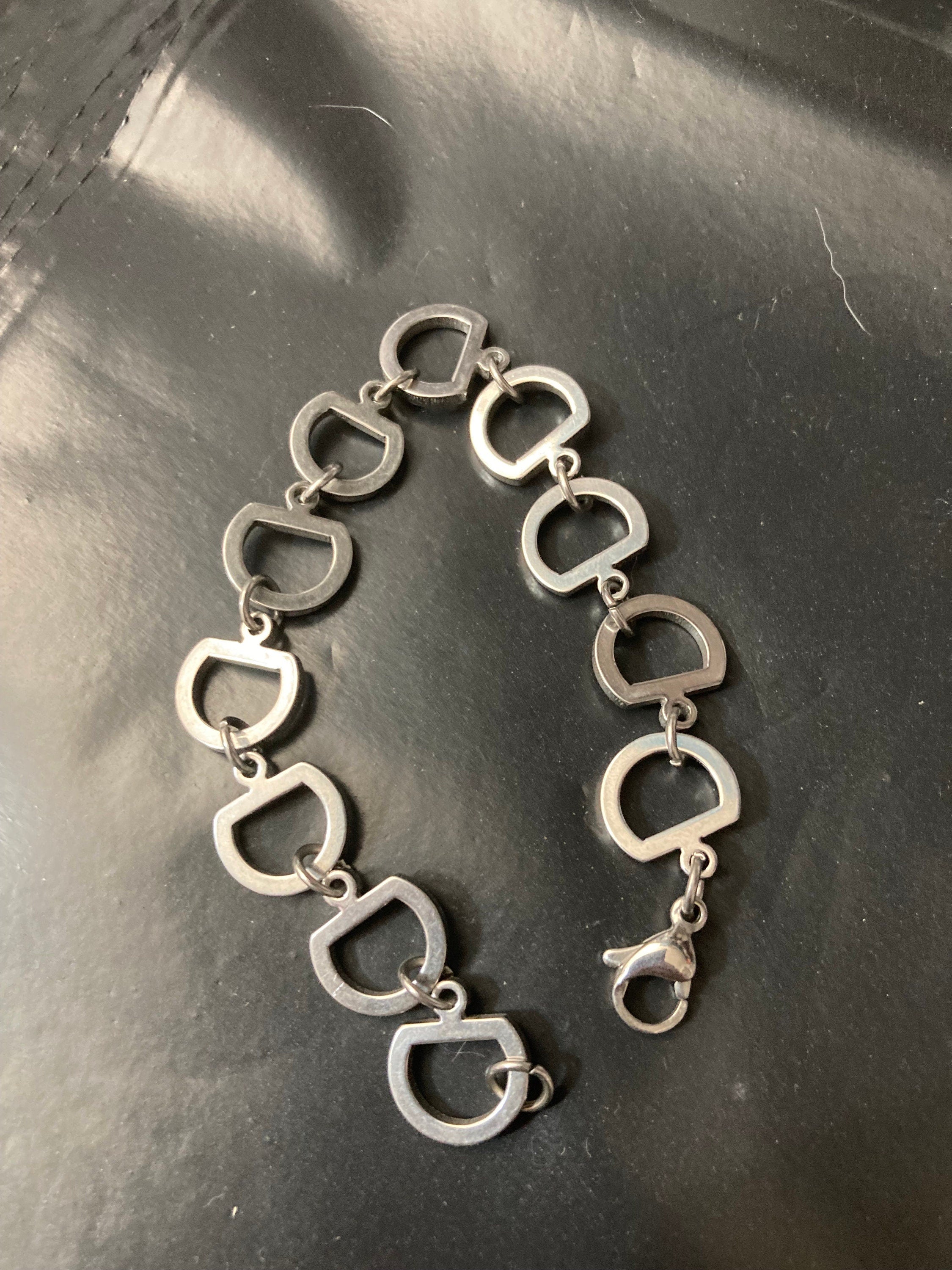 Retro silver tone snaffle link stirrup chain link bracelet 18cm