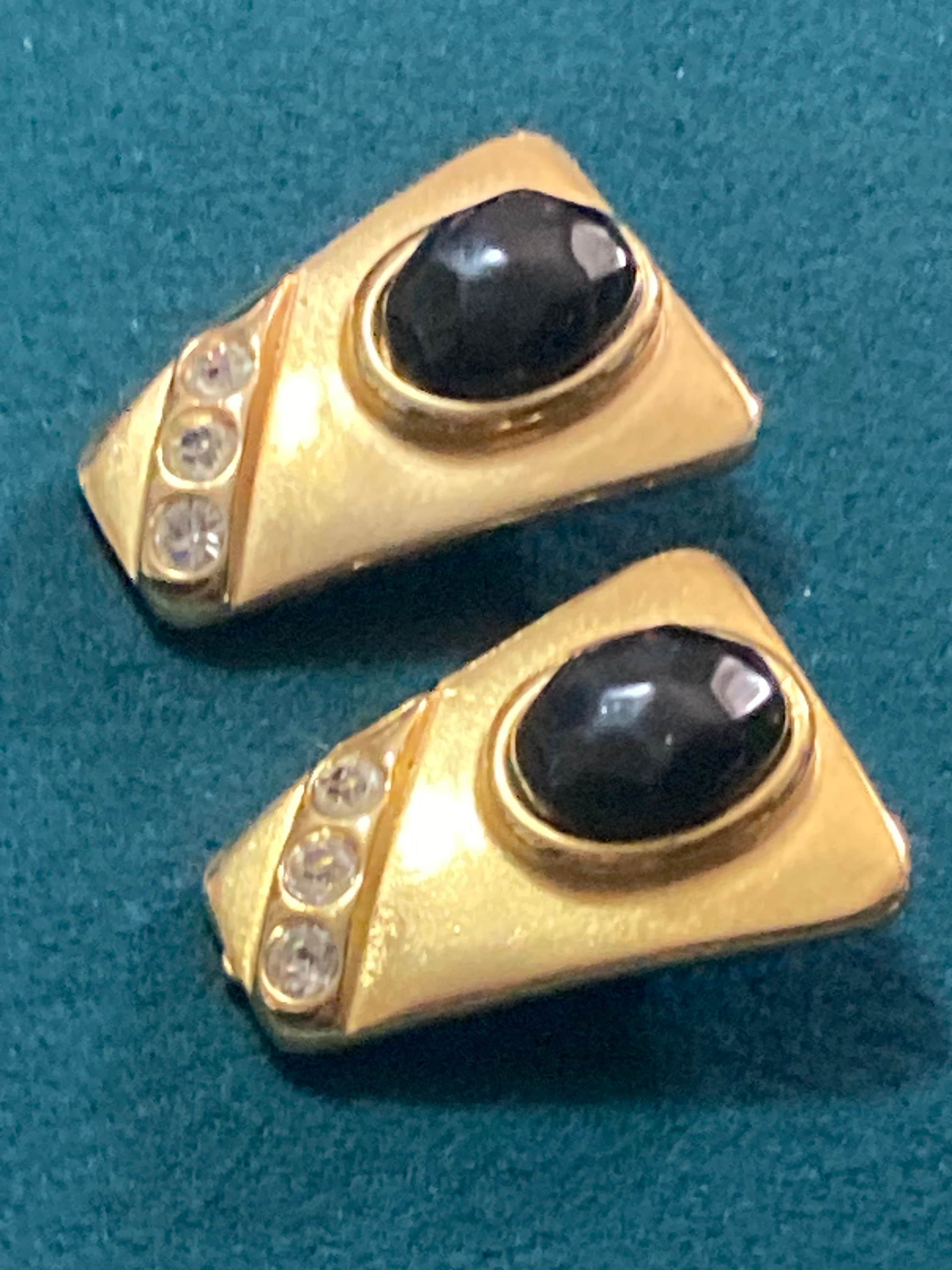Signed Rita Frascione vintage Gold tone gold black cabochon clip on earrings stud