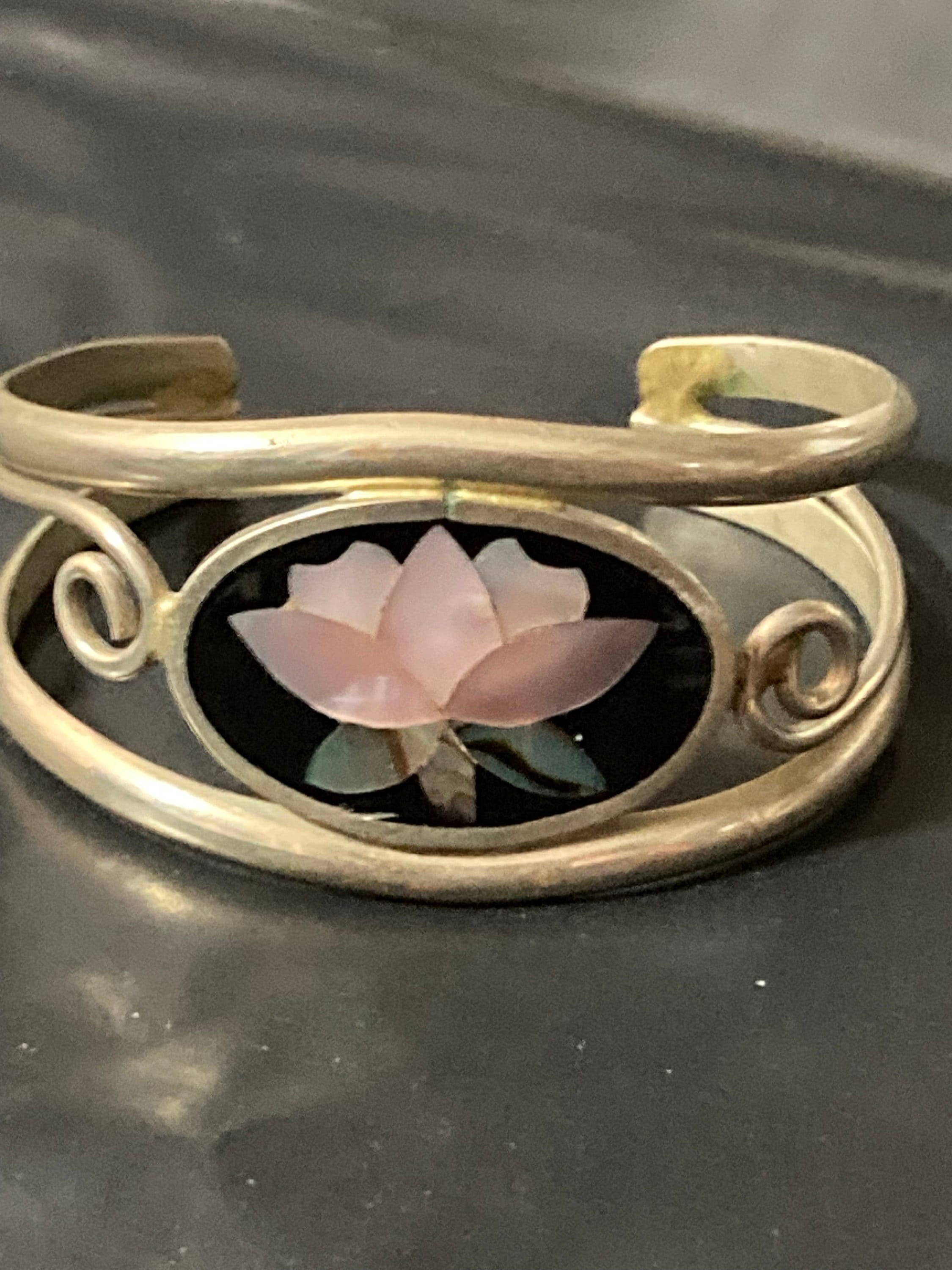 Petite Size small childrens Abalone Mother of Pearl floral Shell inset Silver Tone wrap cuff bangle little girls