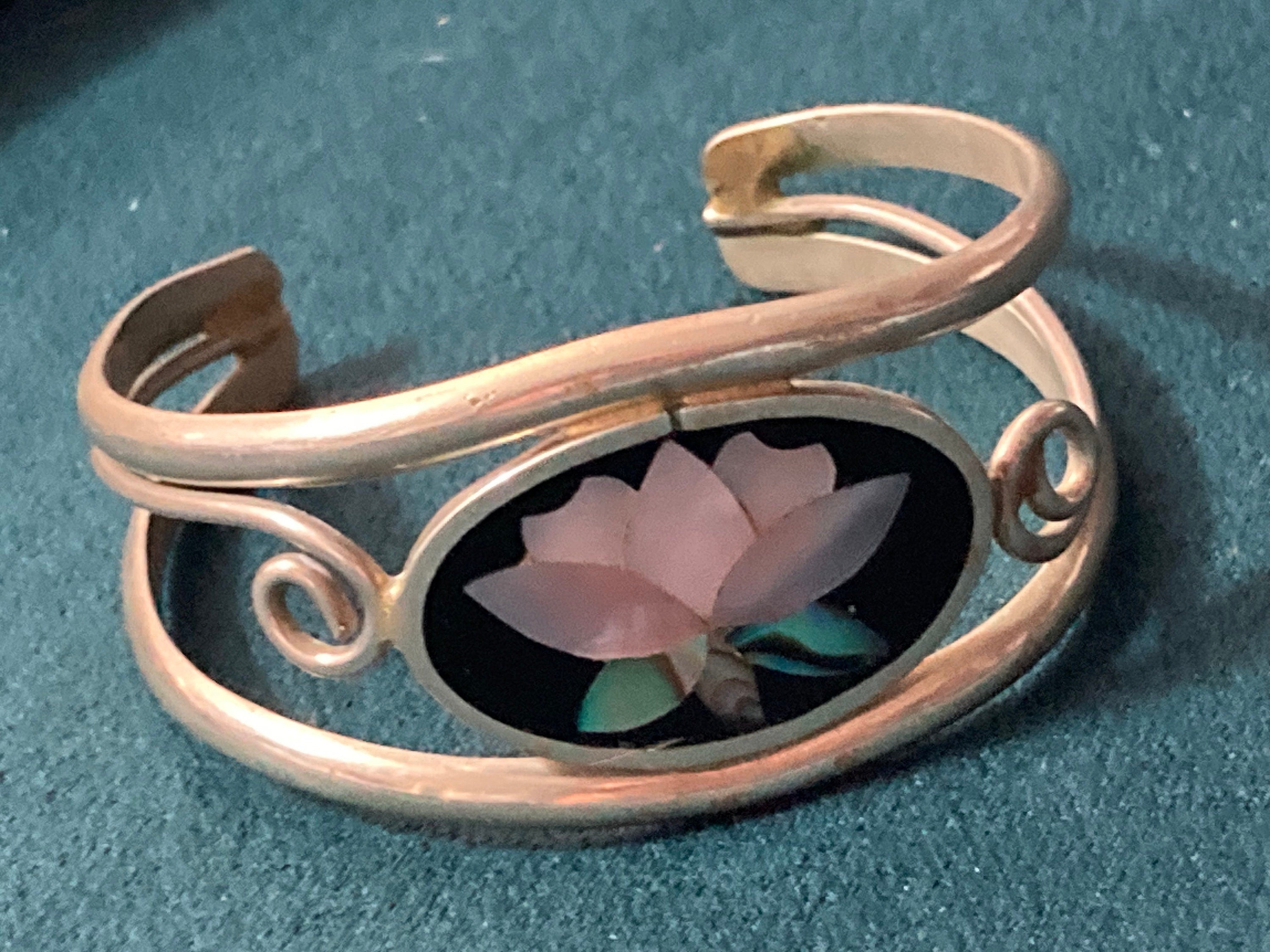 Petite Size small childrens Abalone Mother of Pearl floral Shell inset Silver Tone wrap cuff bangle little girls