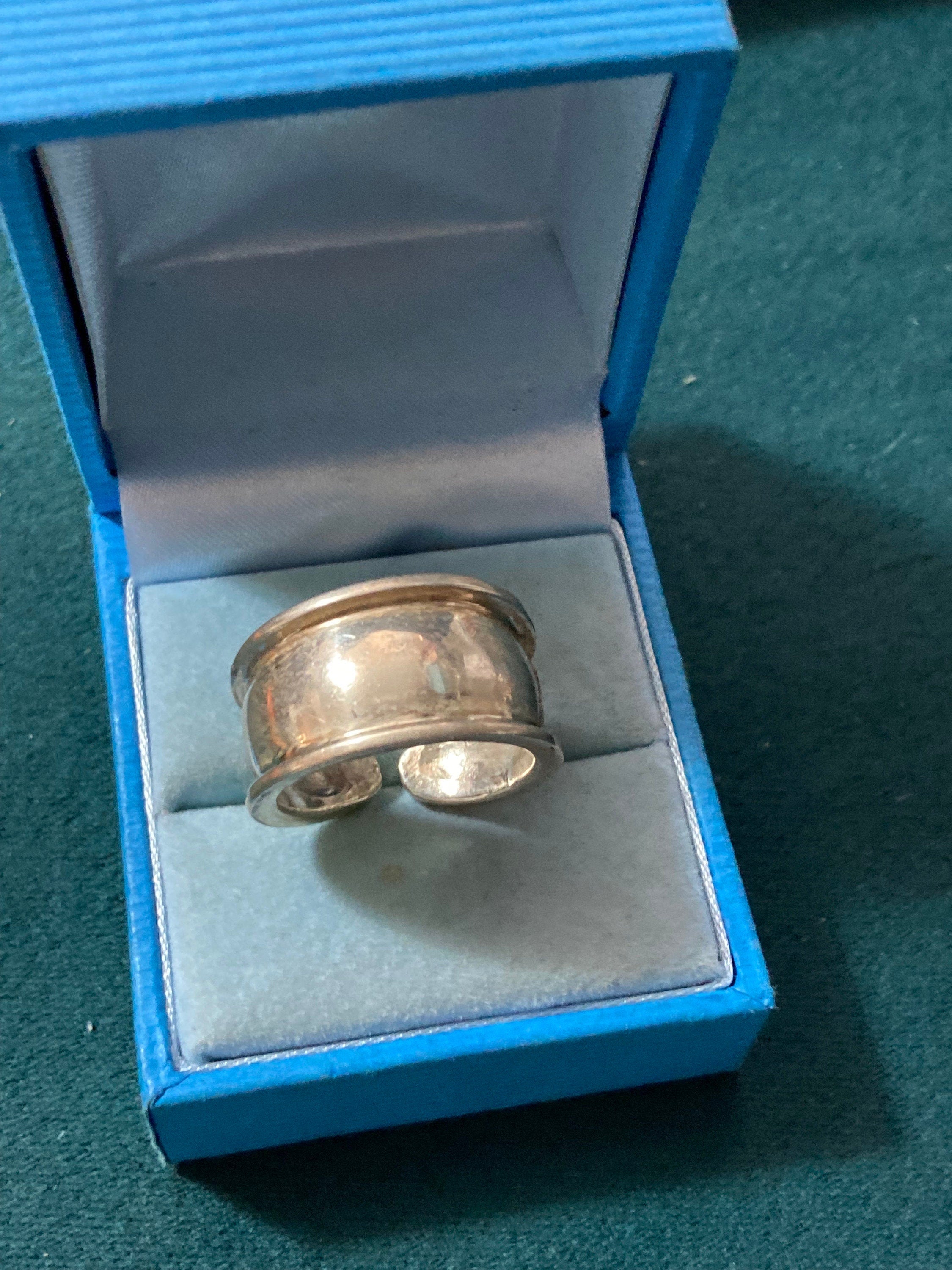 925 sterling silver modernist wide band ring 7.5 grams adjustable size Q large