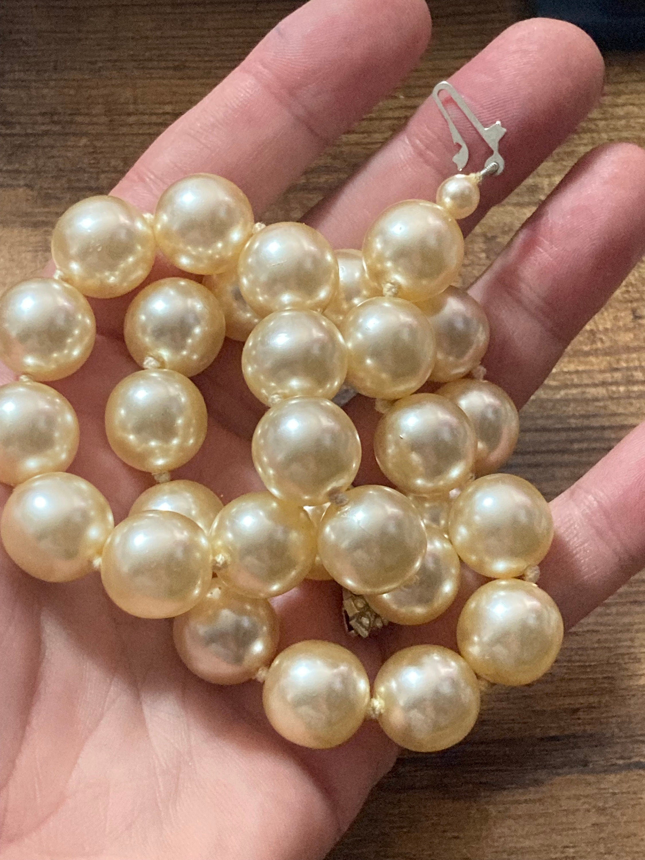 retro very chunky faux 1.5cm glass Pearl necklace
