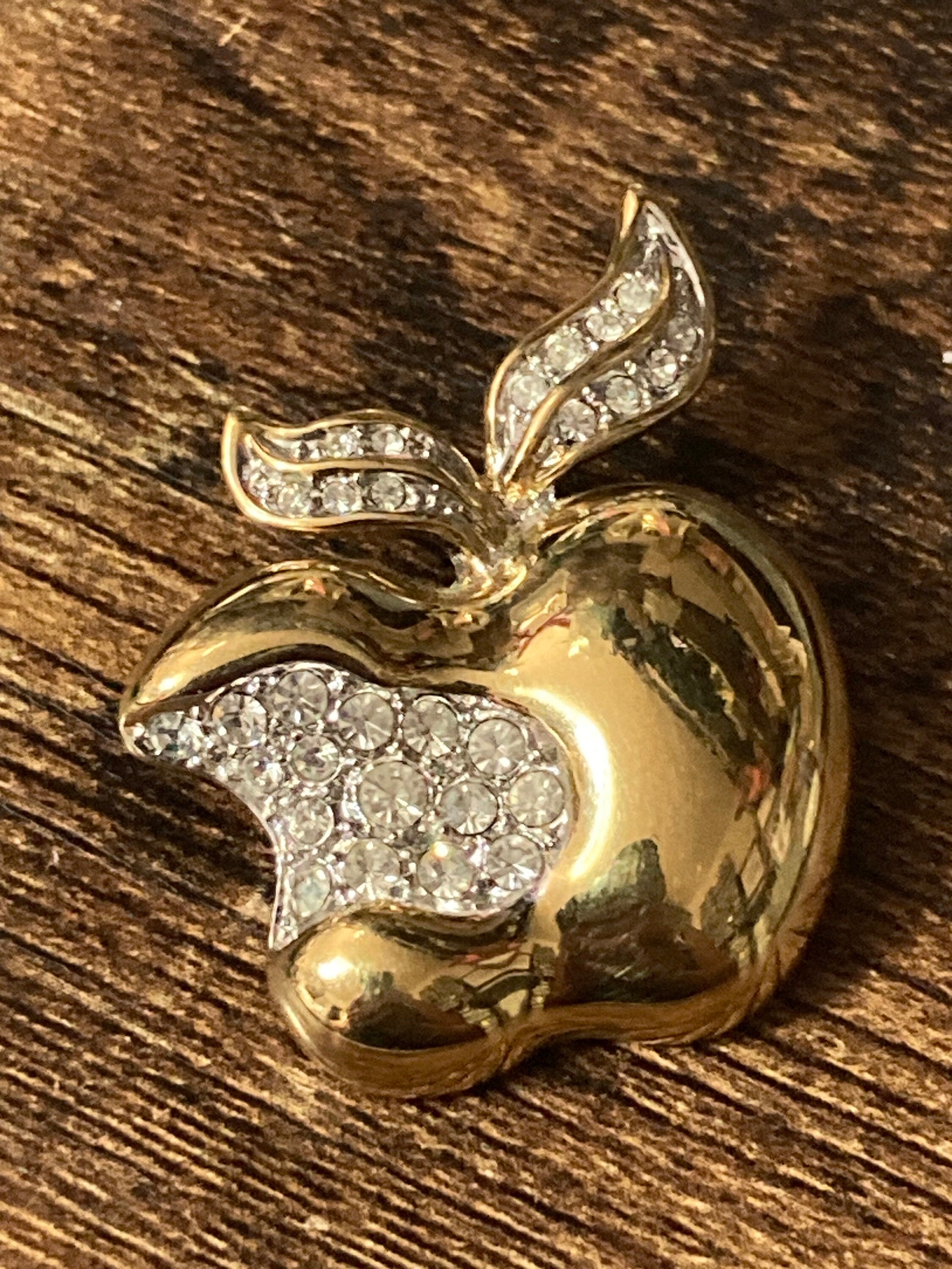 Retro gold clear diamanté glass apple fruit  brooch
