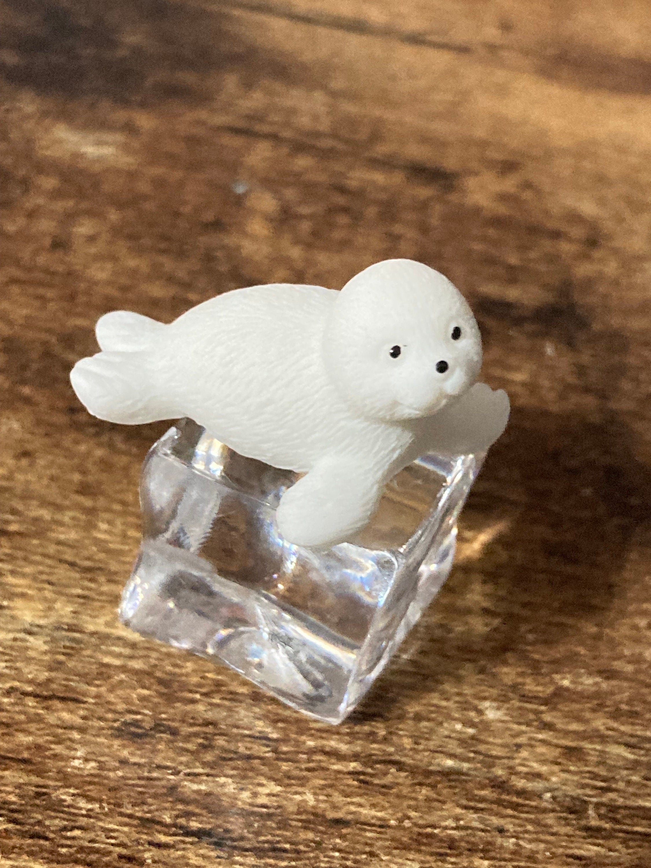 1 x miniature white baby seal cake toppers Christmas Arctic cake scenery