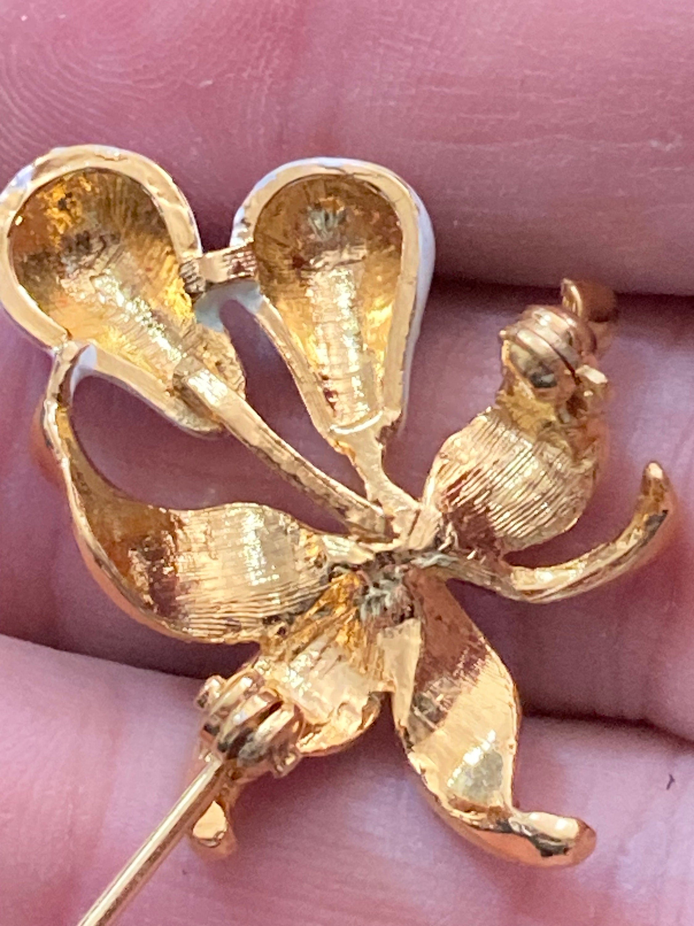 Small 22k gold plated VENDOME white pear fruit brooch on original card