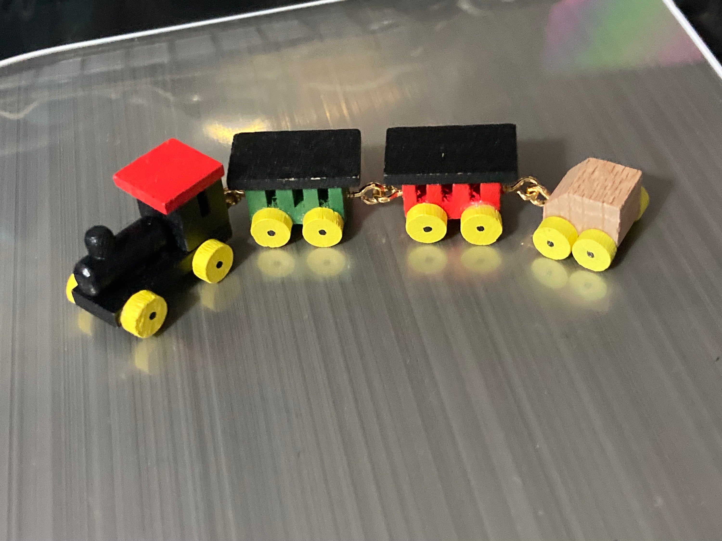 Miniature Wooden toy Train and carriages Birthday cake toppers decoration dollshouse micro mini scenery
