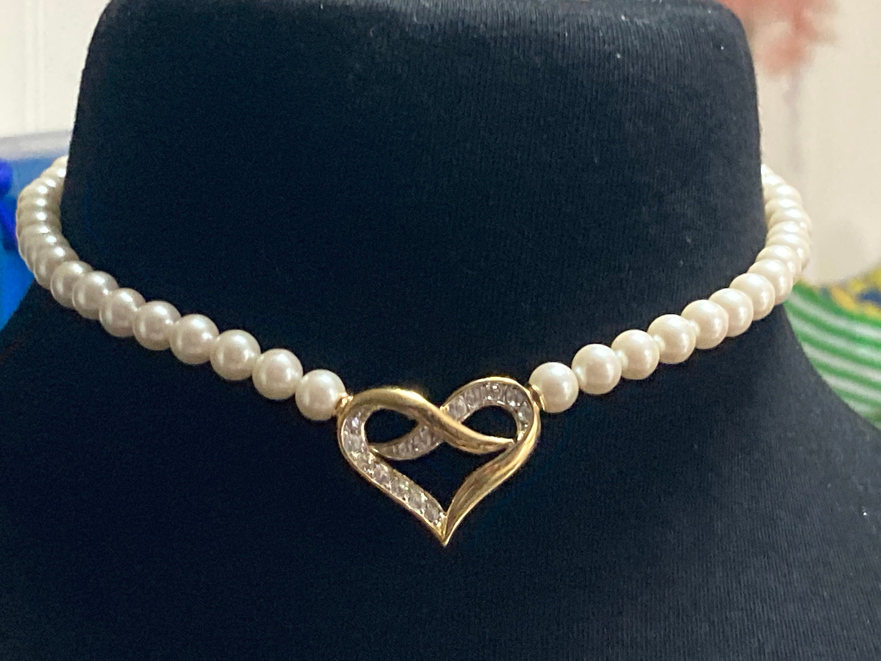 High end cream glass beaded pearl and diamanté love heart necklace