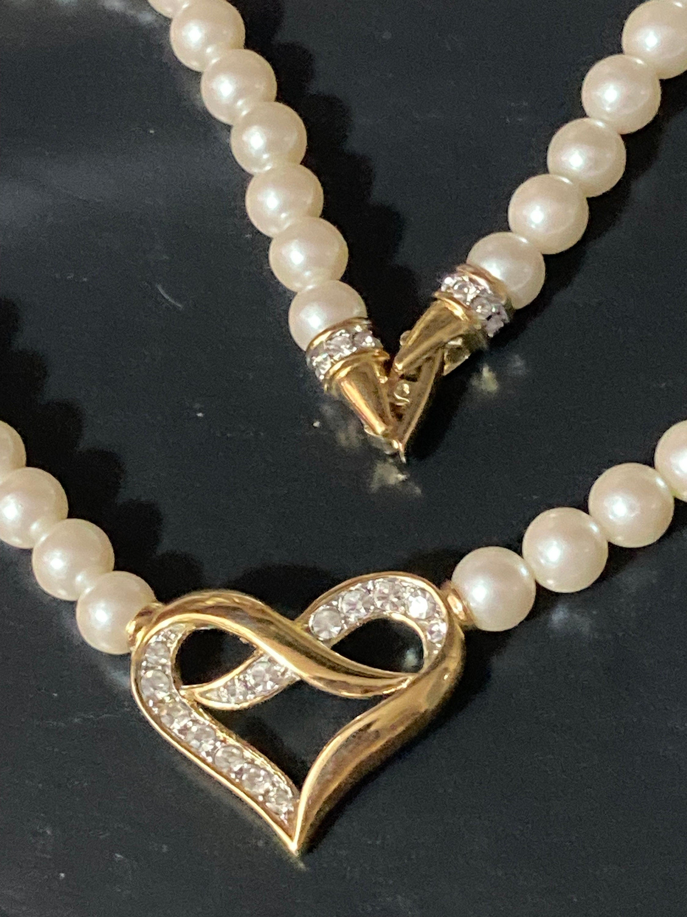 High end cream glass beaded pearl and diamanté love heart necklace