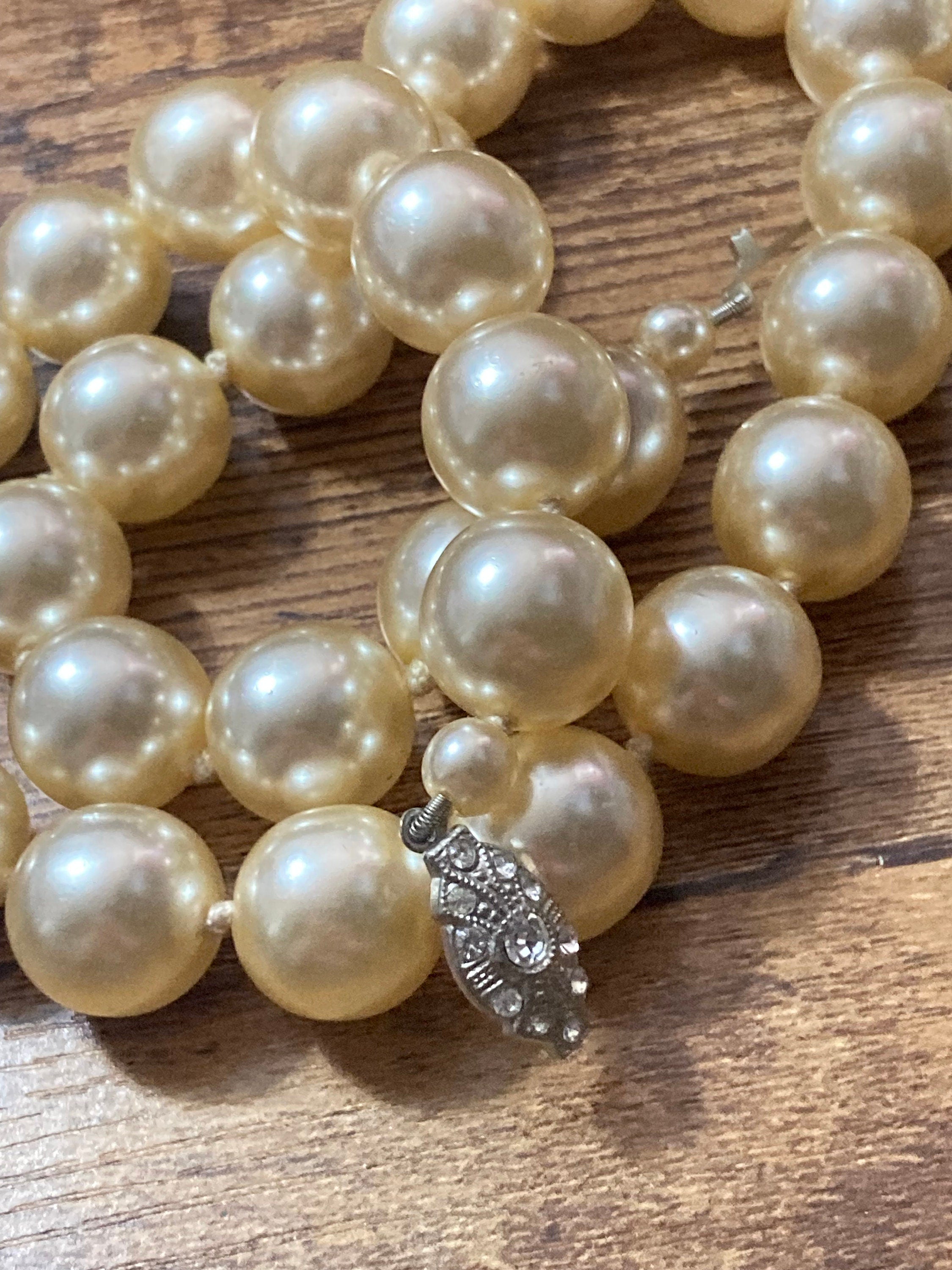 retro very chunky faux 1.5cm glass Pearl necklace