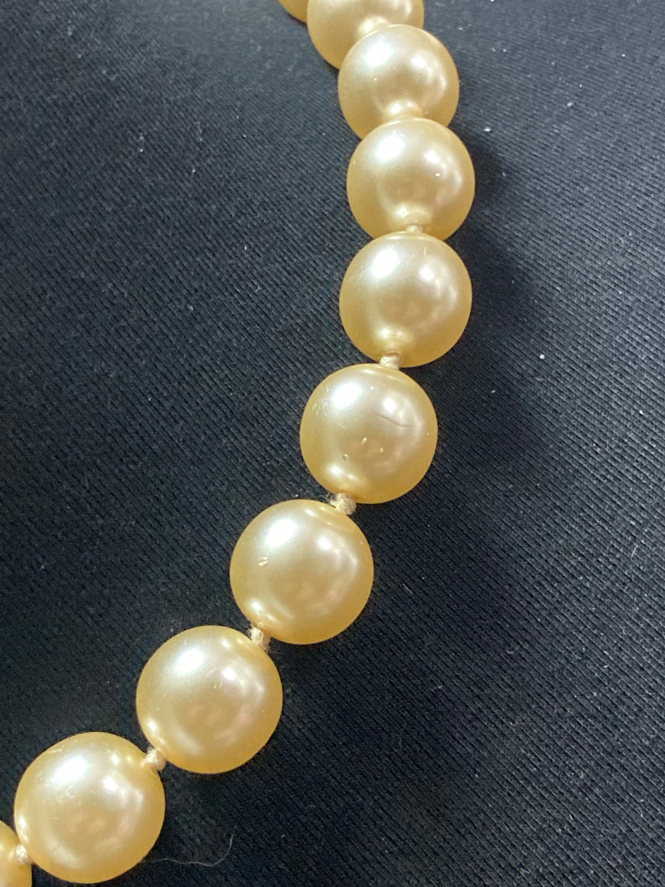 retro very chunky faux 1.5cm glass Pearl necklace