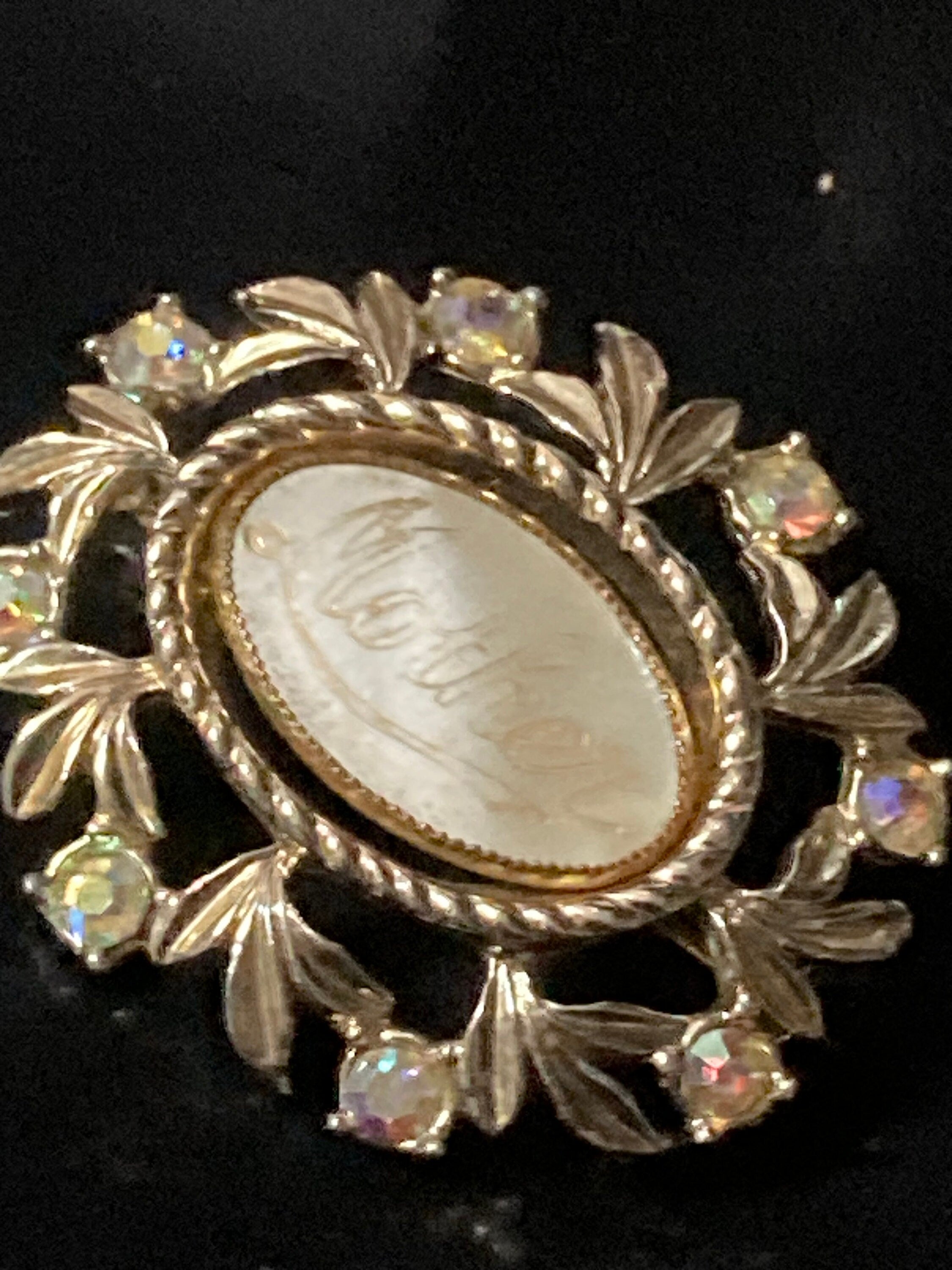 Vintage pearl MOP shell AB rhinestone mother brooch