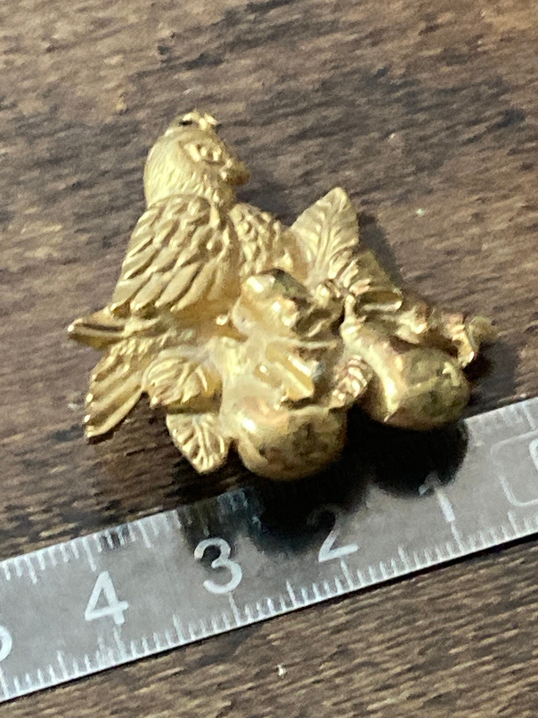 vintage signed RR Robyn Rush USA gold tone Christmas partridge in a pear tree Brooch
