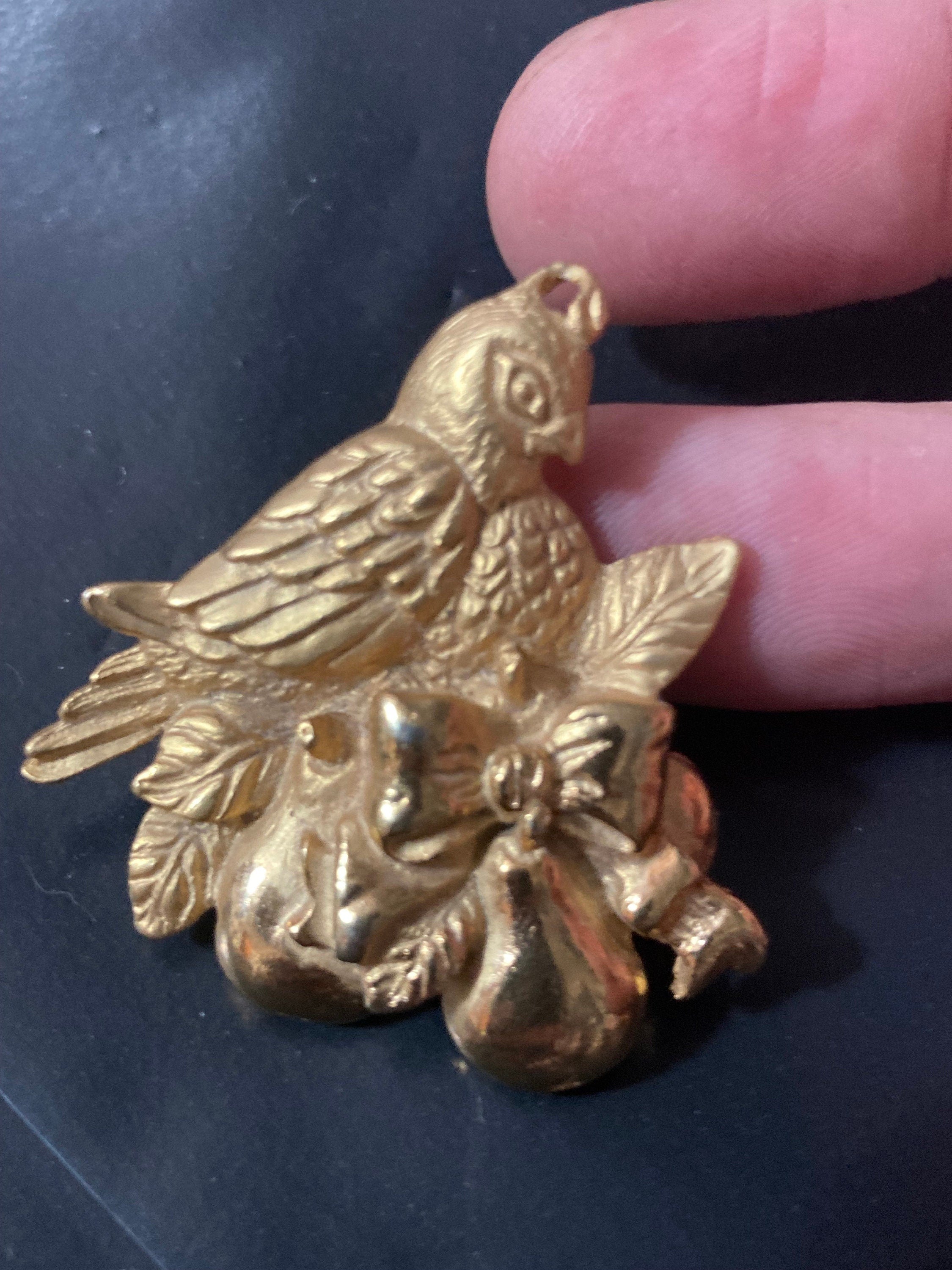 vintage signed RR Robyn Rush USA gold tone Christmas partridge in a pear tree Brooch