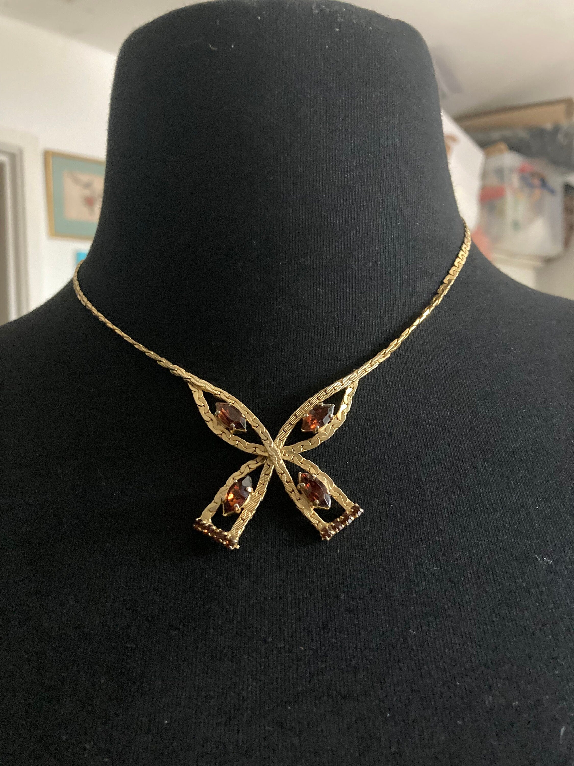 Vintage brown cognac glass diamanté rhinestone drop necklace gold tone
