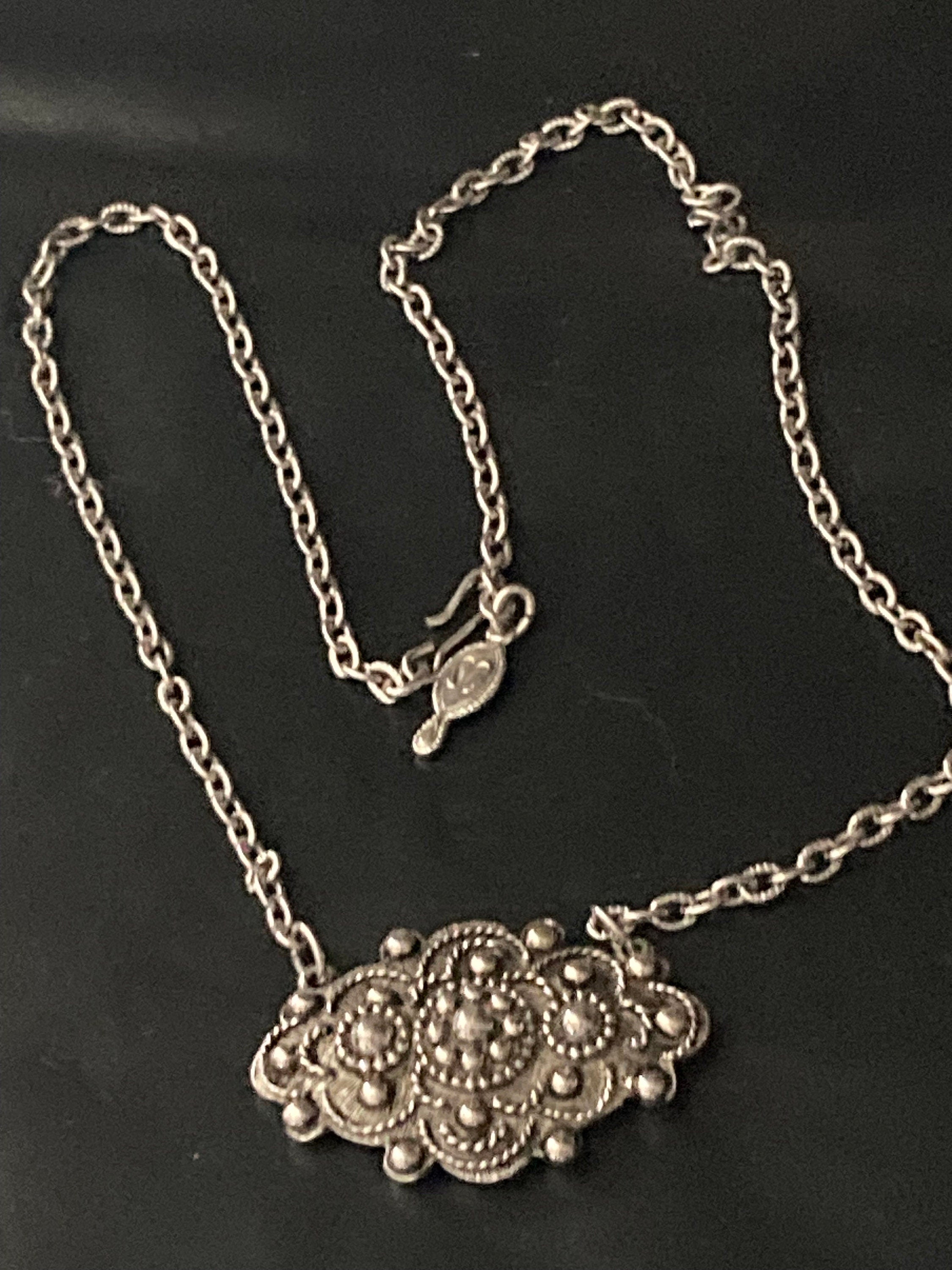 Signed Sarah Coventry silver tone Etruscan fancy link pendant necklace