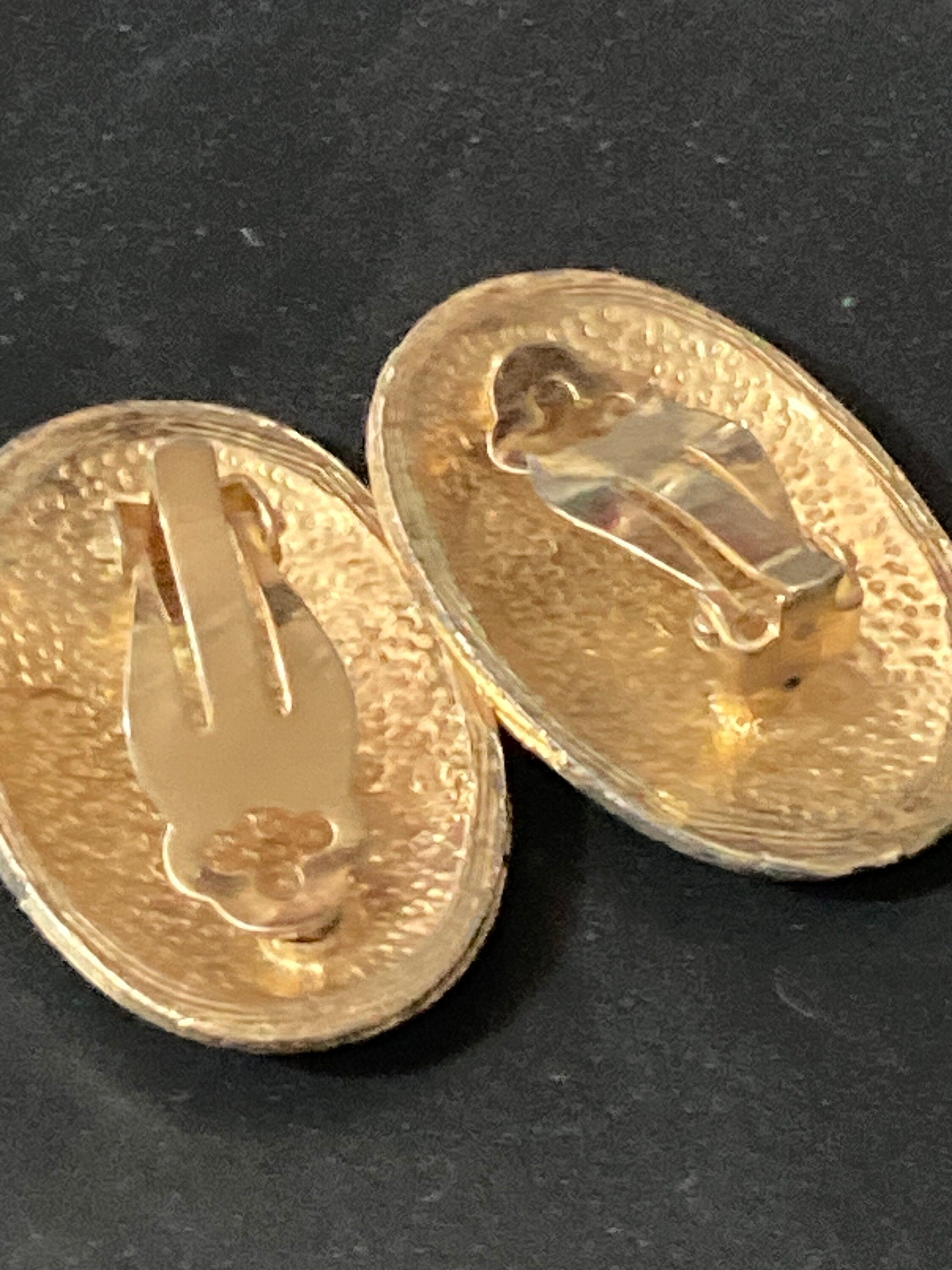 Oversized vintage large Gold tone white and red enamel Oval clip on earrings