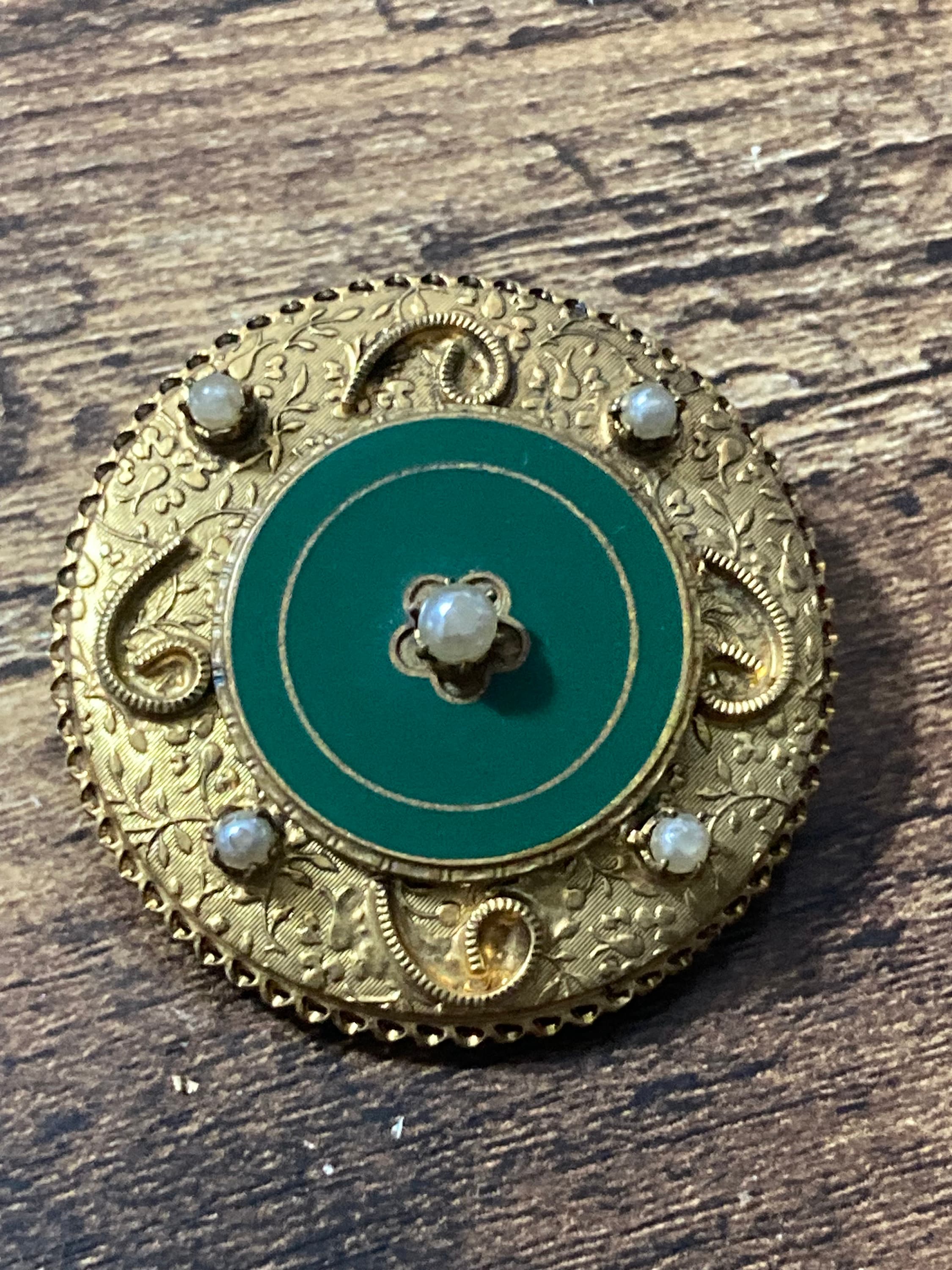 vintage modernist textured Gold tone green enamel abstract faux pearl Etruscan round brooch
