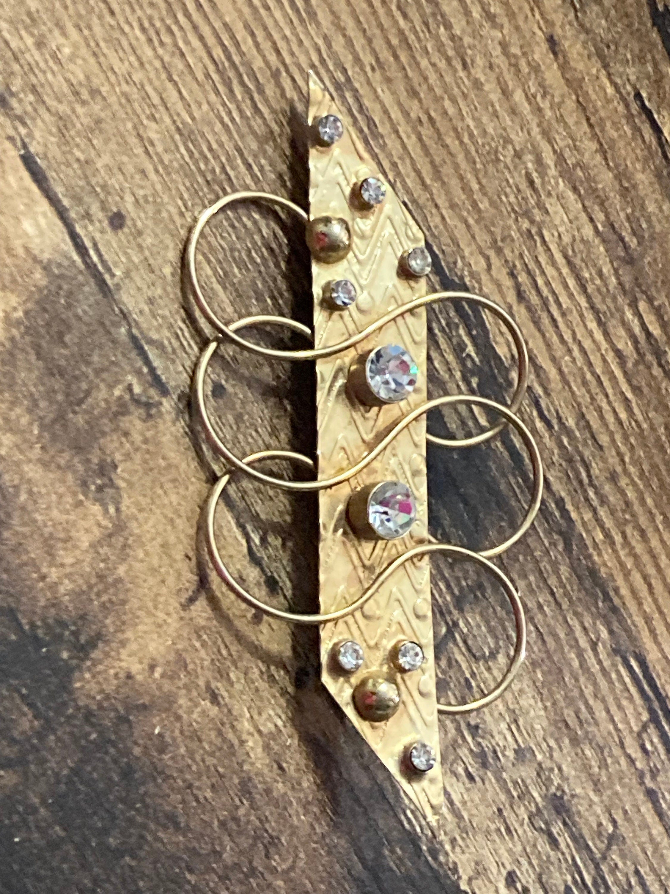 10cm oversized gold tone modernist bar brooch with clear diamanté stones