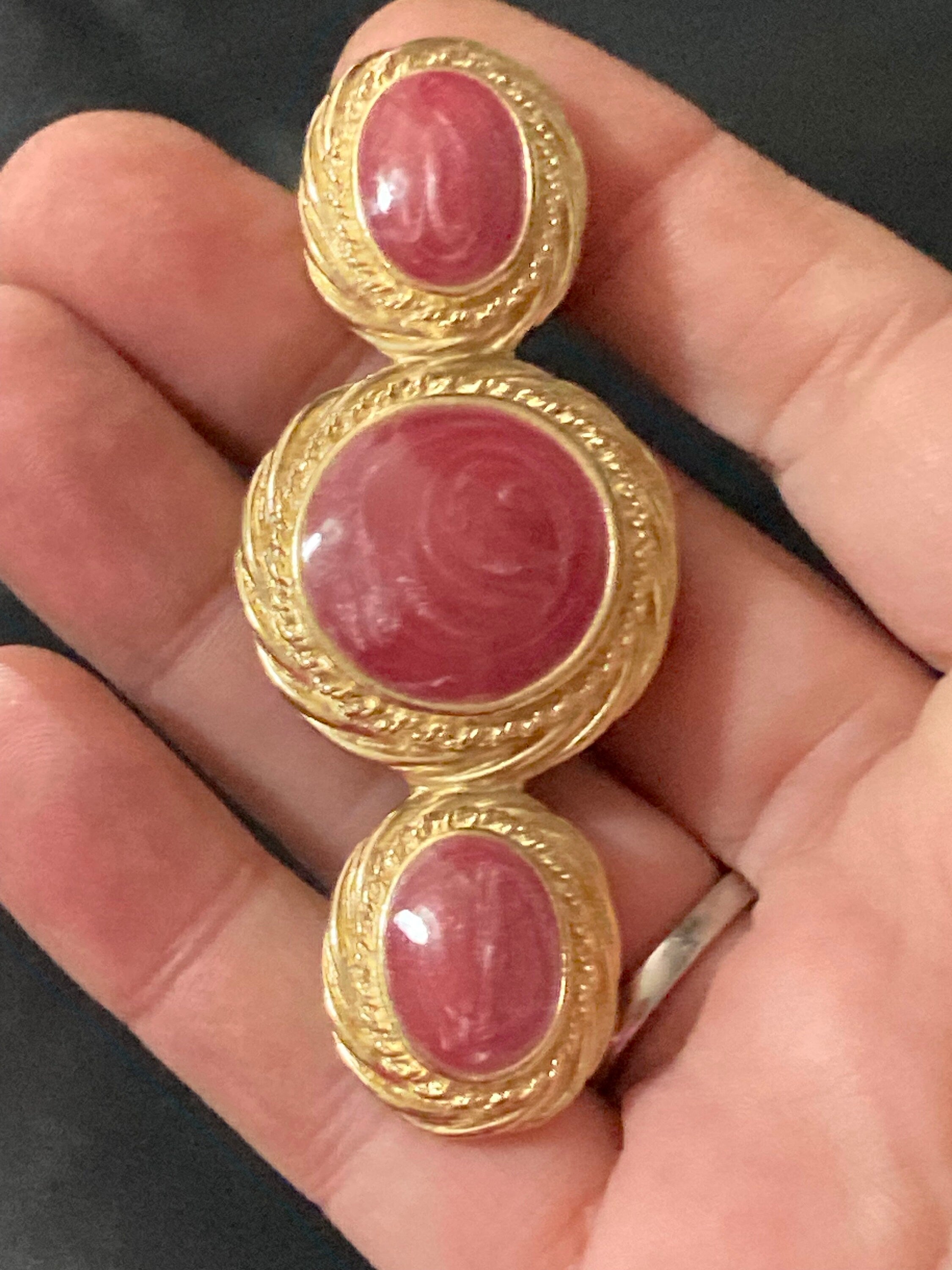 vintage gold tone Etruscan ornate bar brooch large dusky dark pink